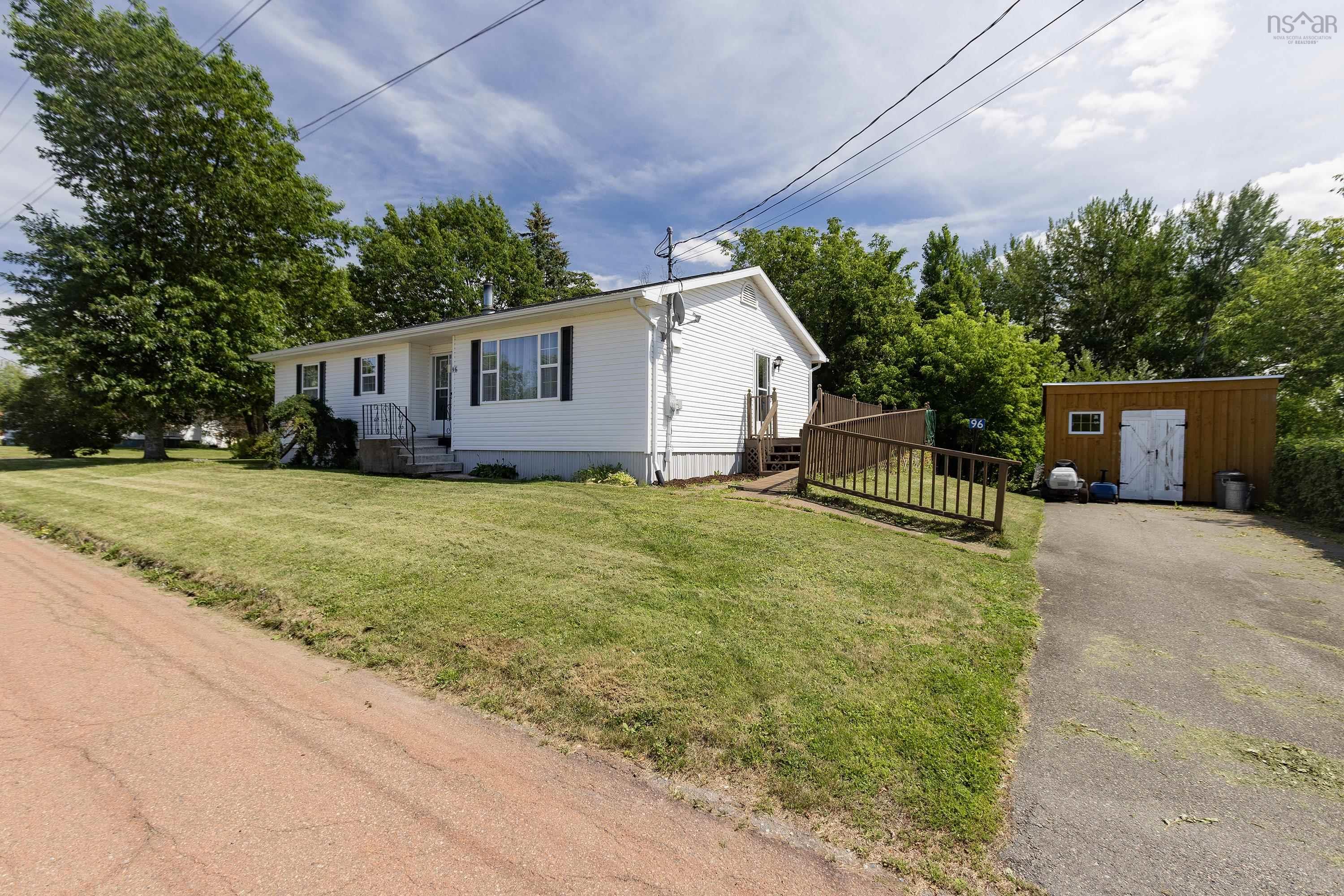 $299,900.00: 96 Queen Street, Pugwash