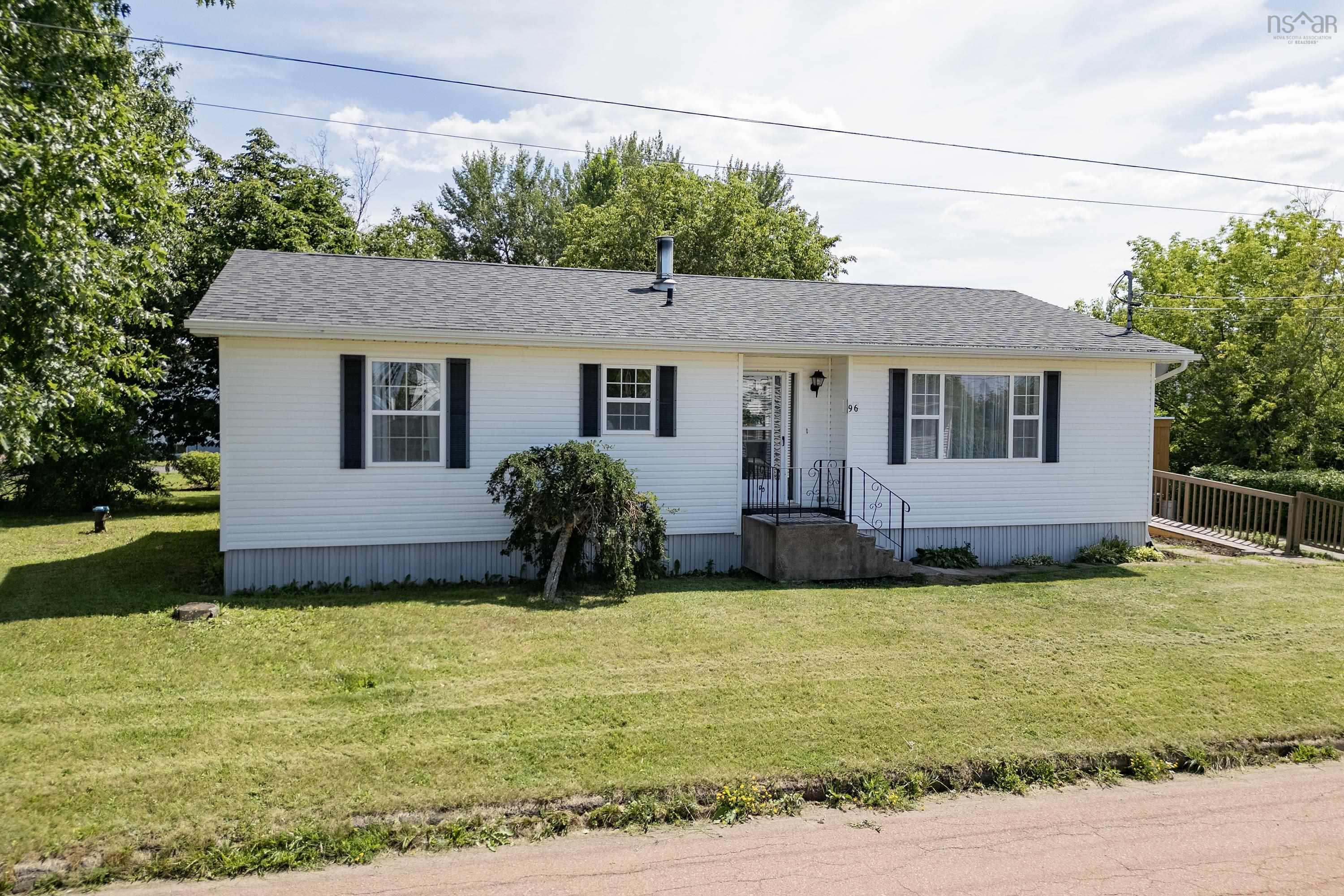 $299,900.00: 96 Queen Street, Pugwash