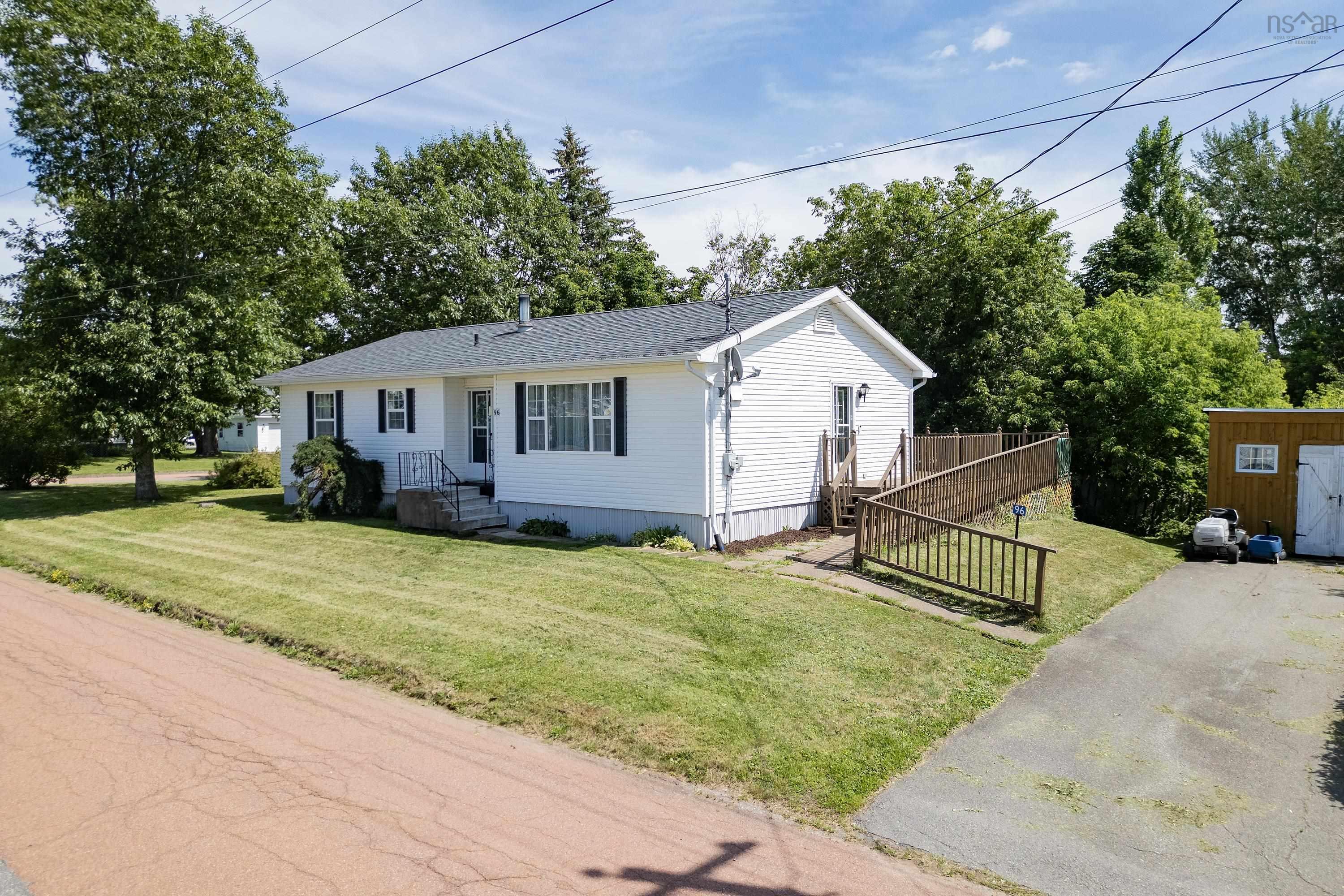 $299,900.00: 96 Queen Street, Pugwash