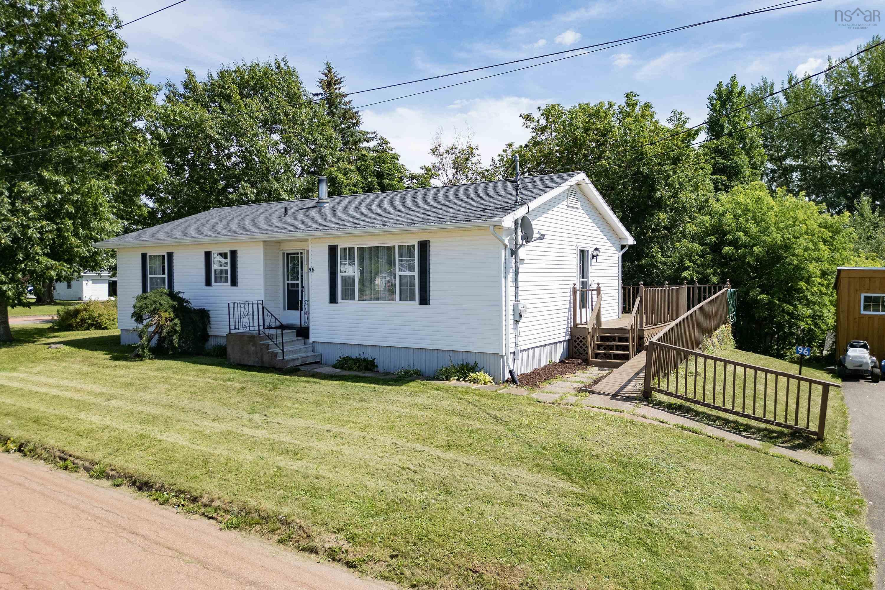 $299,900.00: 96 Queen Street, Pugwash