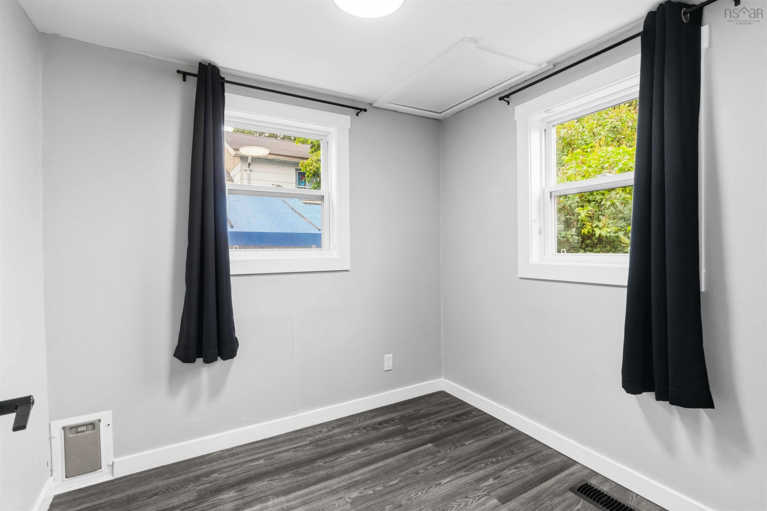 $279,900.00: 7 Eisenhauer Lane, Bridgewater