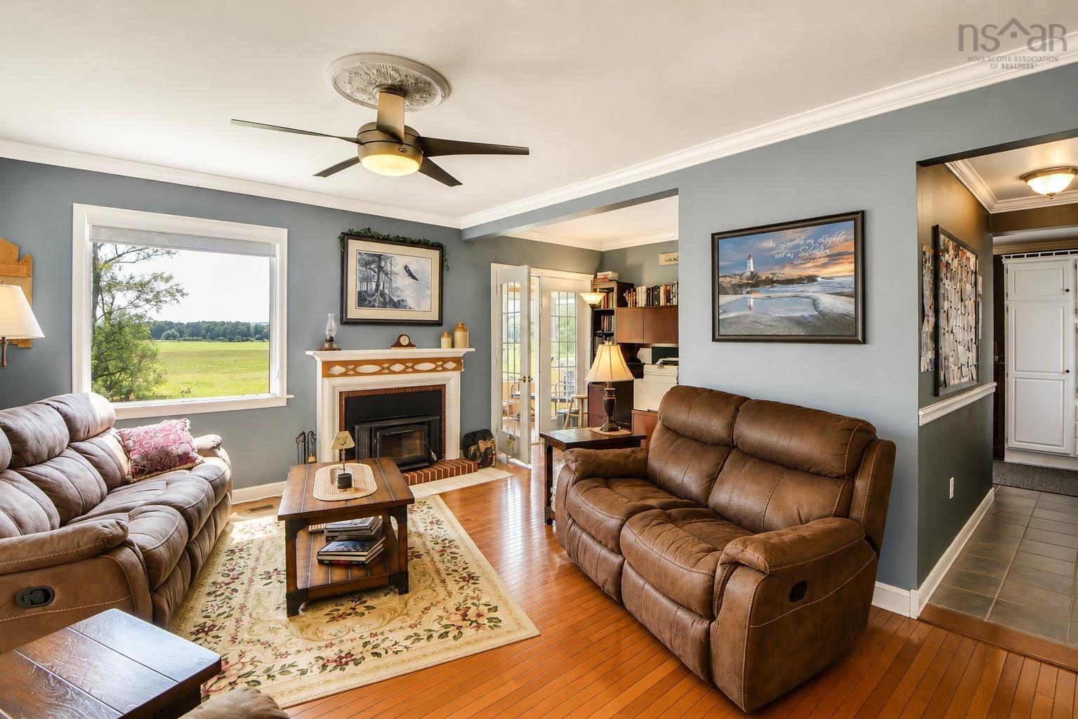$565,000.00: 4289 West River East Side Road, Durham