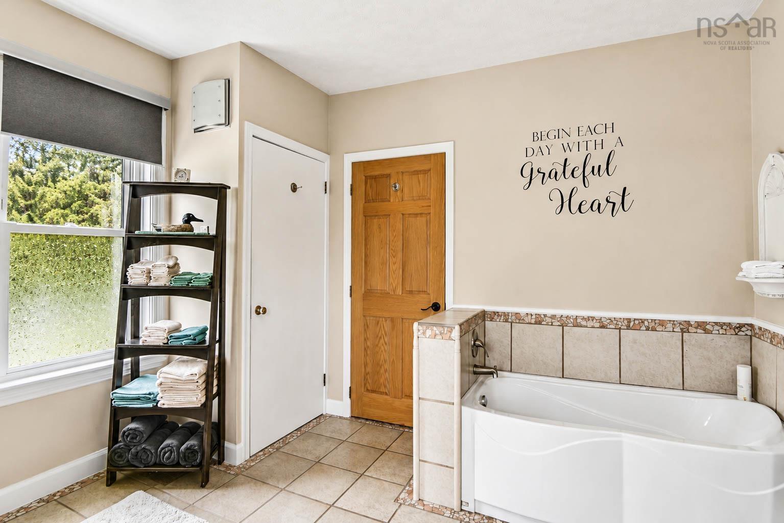 $565,000.00: 4289 West River East Side Road, Durham