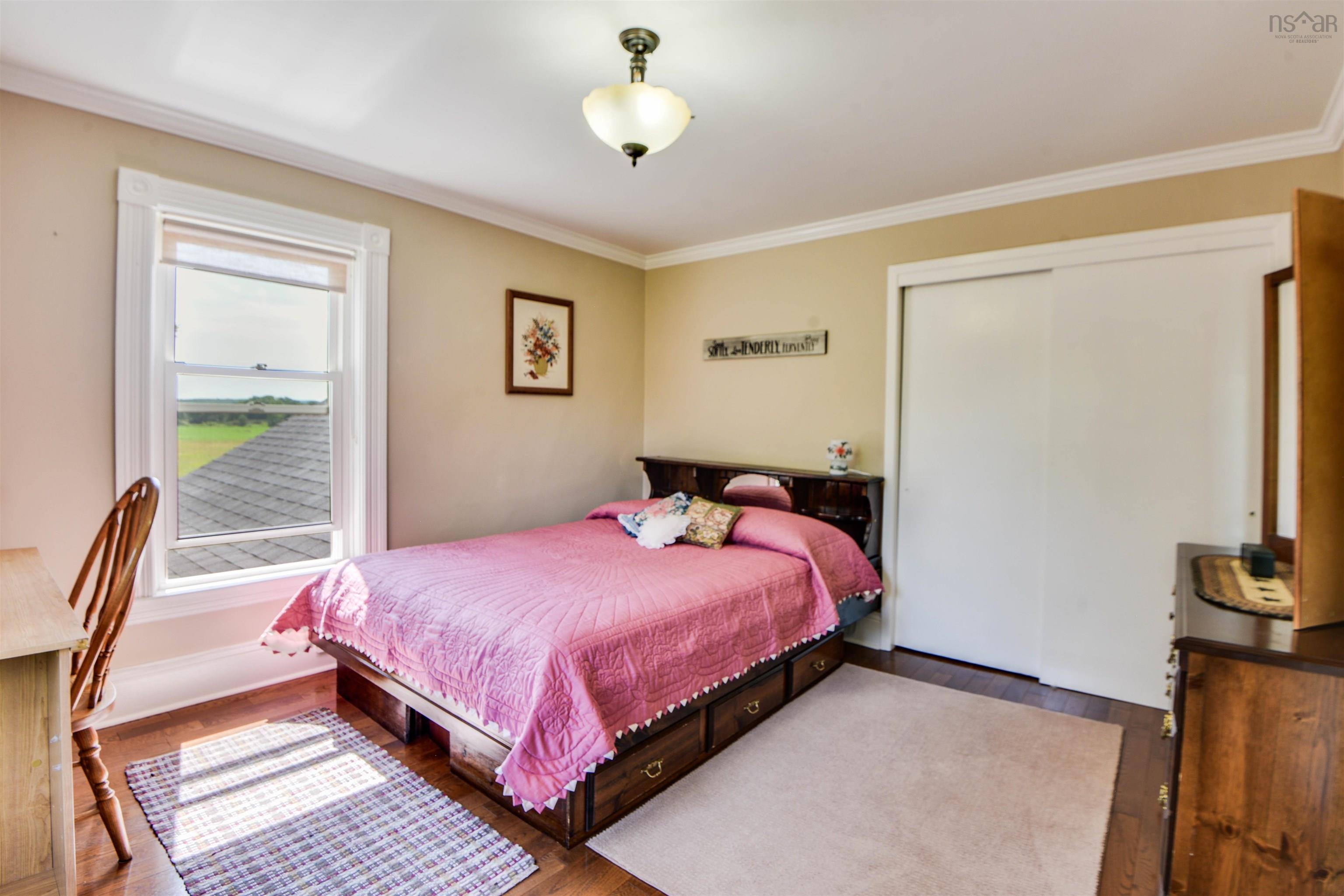 $565,000.00: 4289 West River East Side Road, Durham
