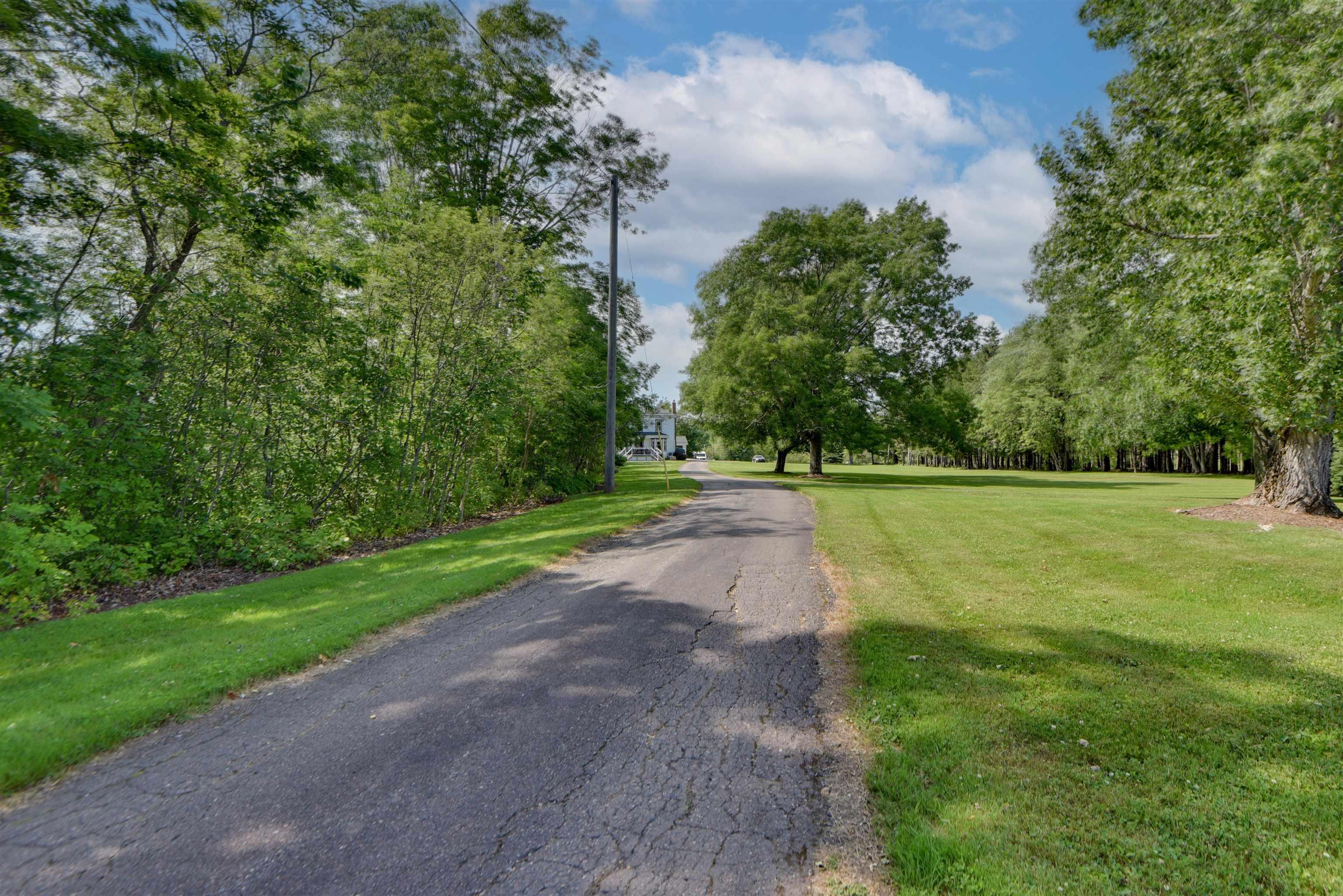 $565,000.00: 4289 West River East Side Road, Durham