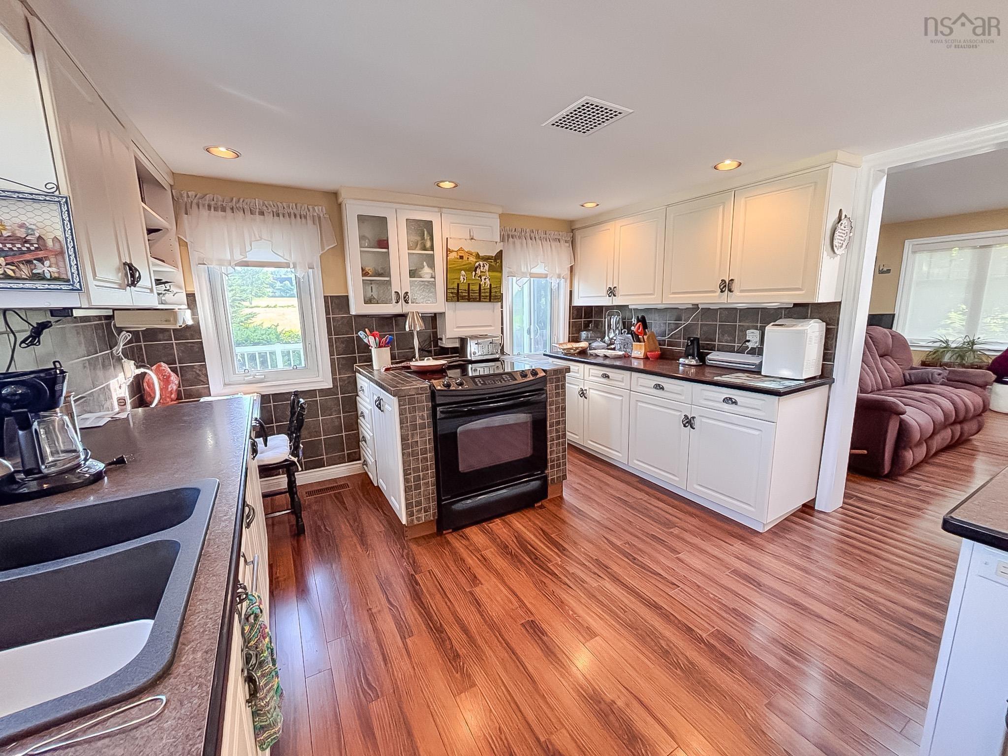 $699,900.00: 259 Feeners Corner Road, West Northfield