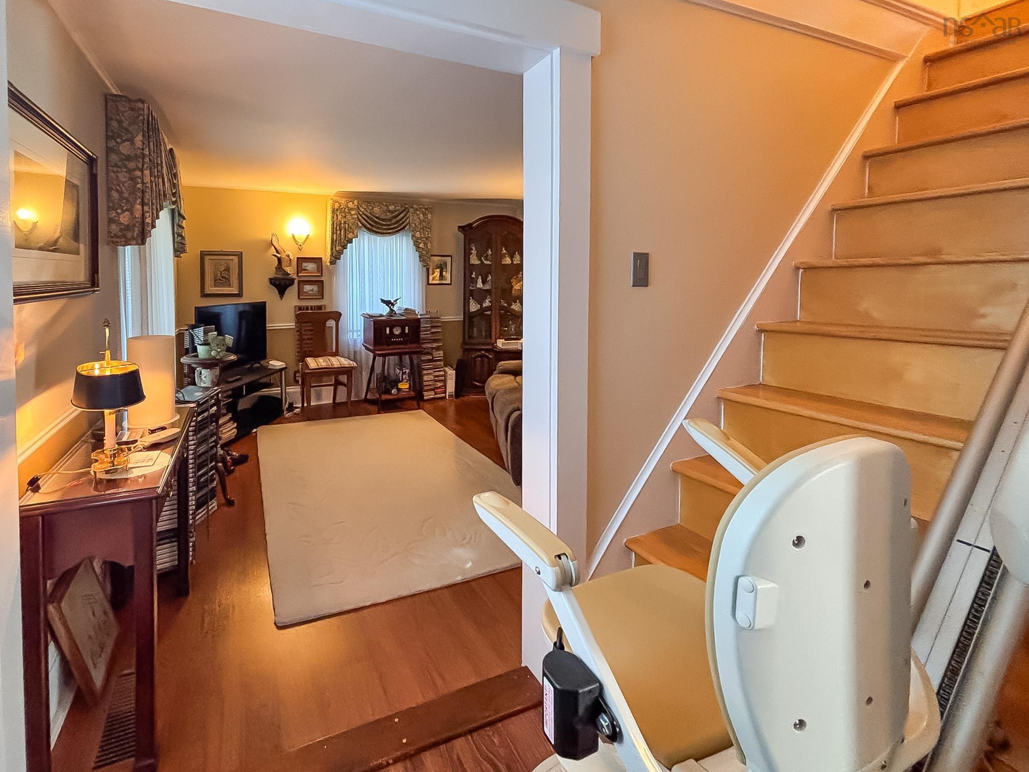 $699,900.00: 259 Feeners Corner Road, West Northfield