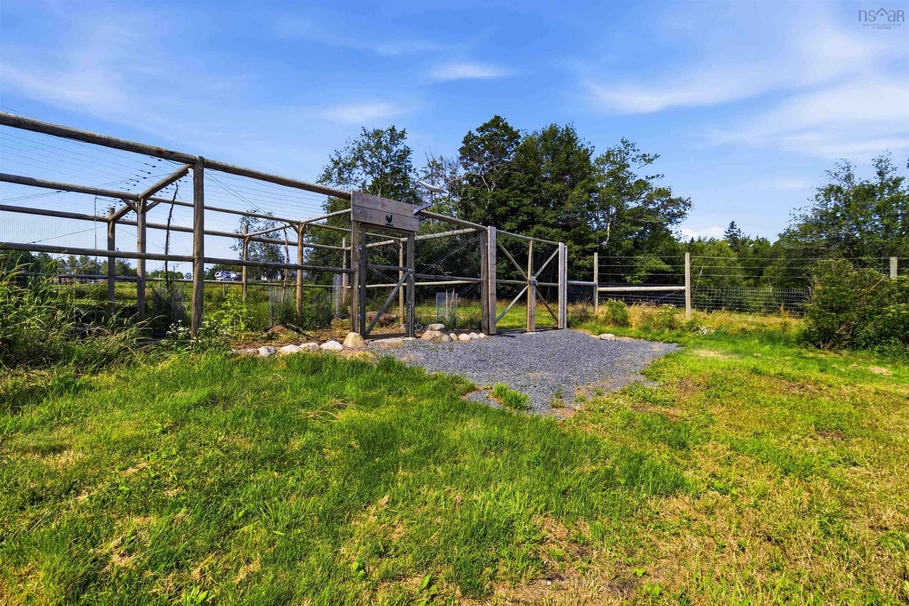 $749,900.00: 1368 Highway 208, Simpsons Corner