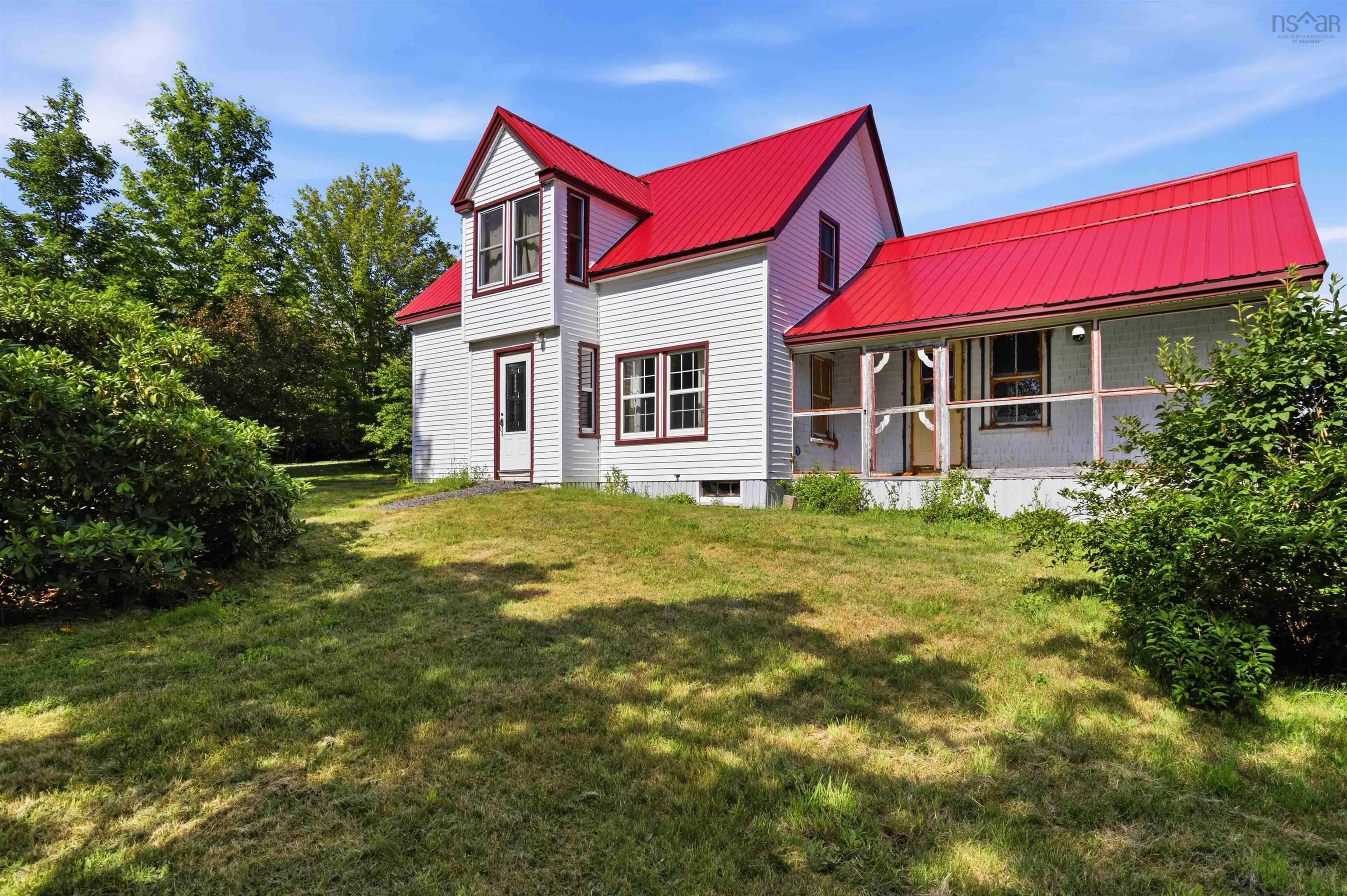 $749,900.00: 1368 Highway 208, Simpsons Corner