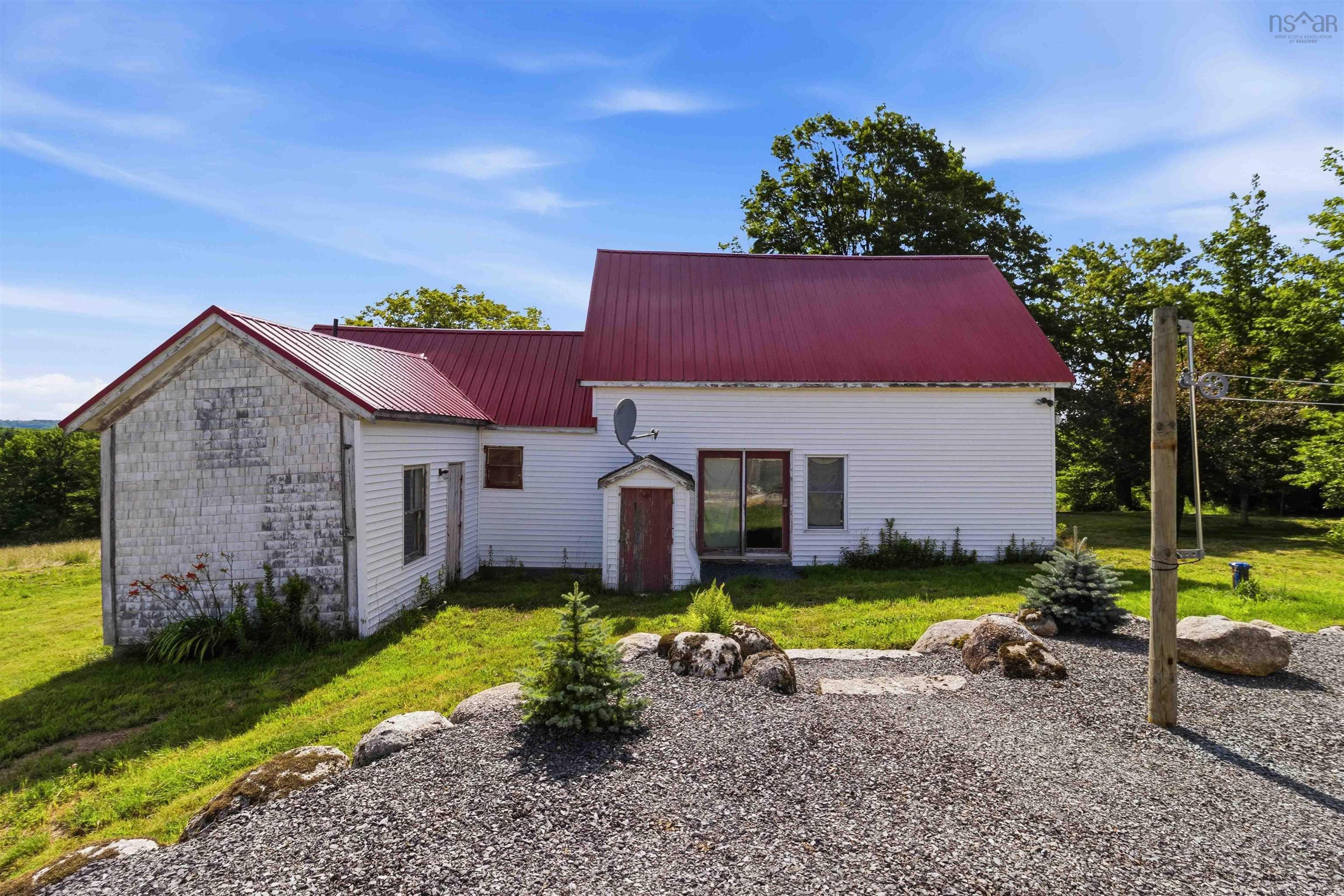 $749,900.00: 1368 Highway 208, Simpsons Corner