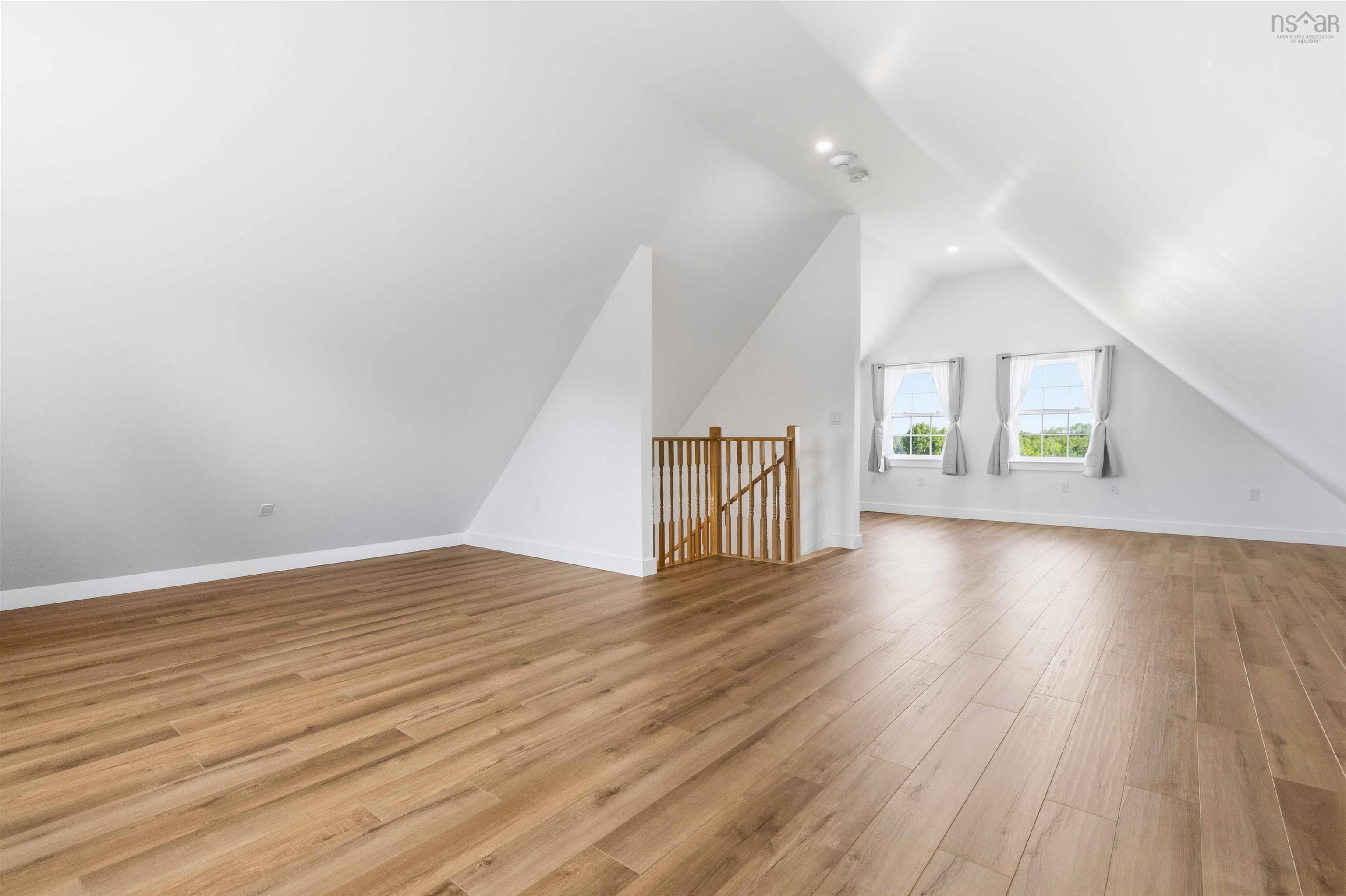 $749,900.00: 1368 Highway 208, Simpsons Corner