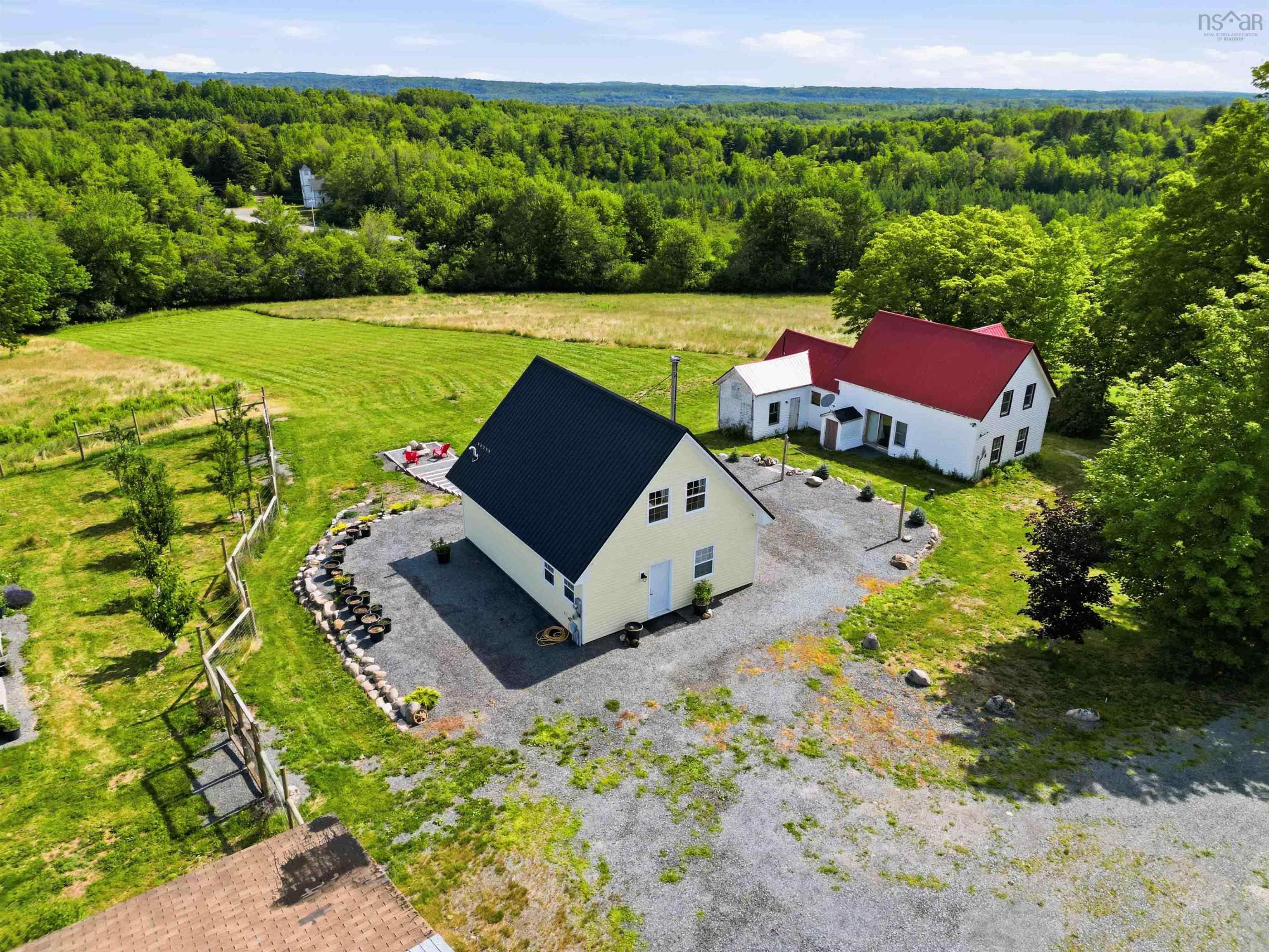 $749,900.00: 1368 Highway 208, Simpsons Corner