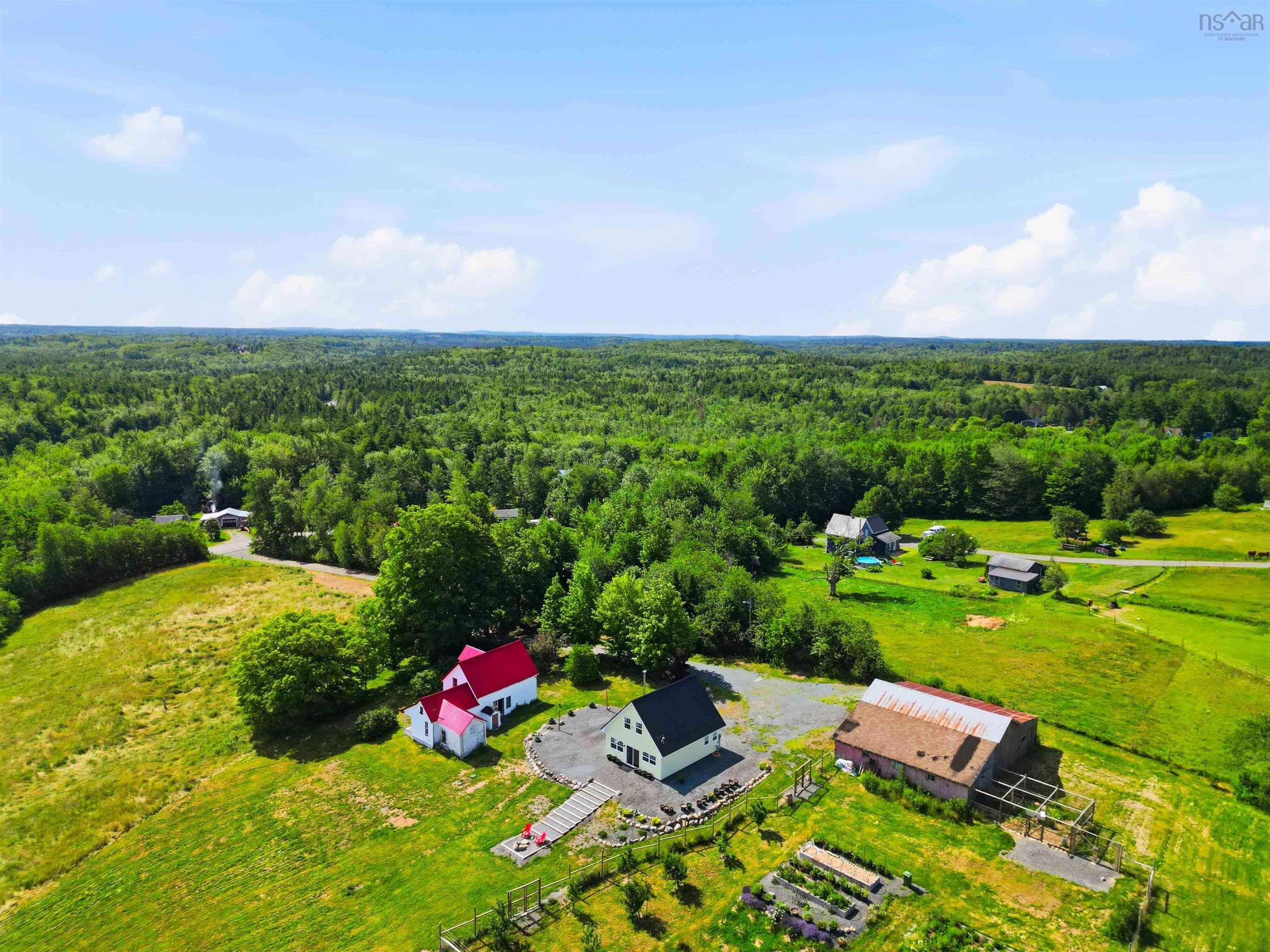 $749,900.00: 1368 Highway 208, Simpsons Corner