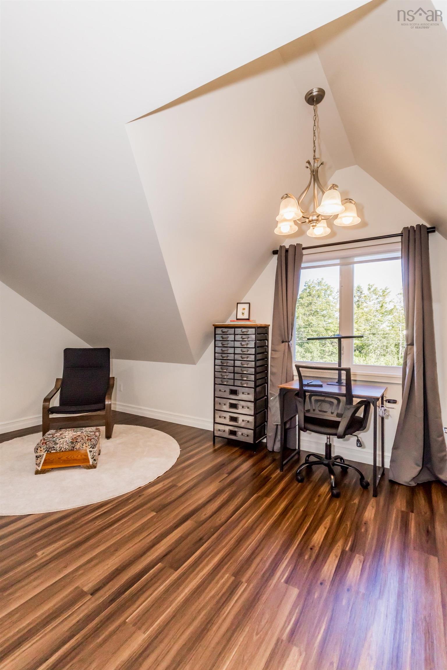 $372,500.00: 219 West Old Post Road, Smiths Cove
