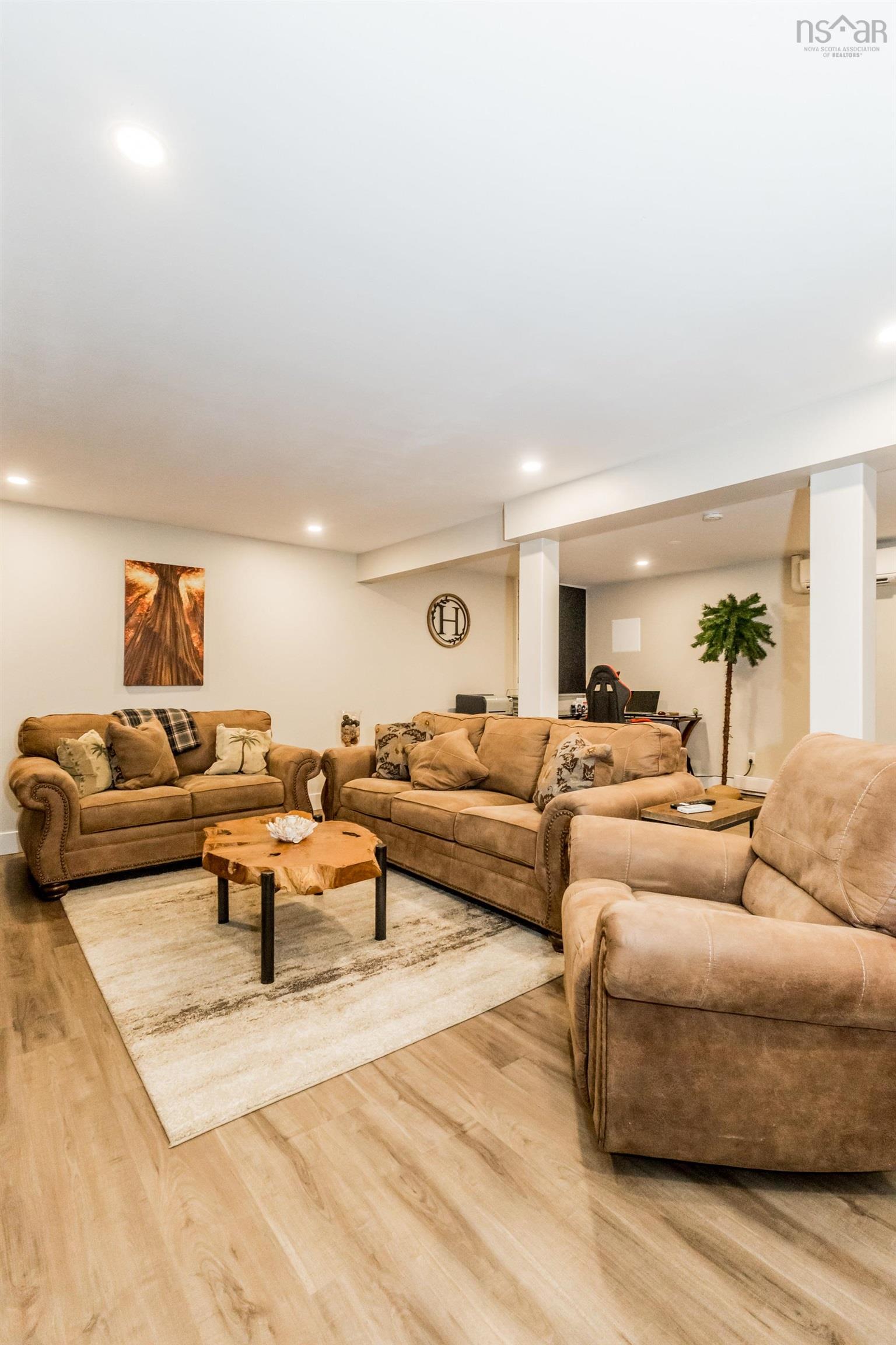 $372,500.00: 219 West Old Post Road, Smiths Cove