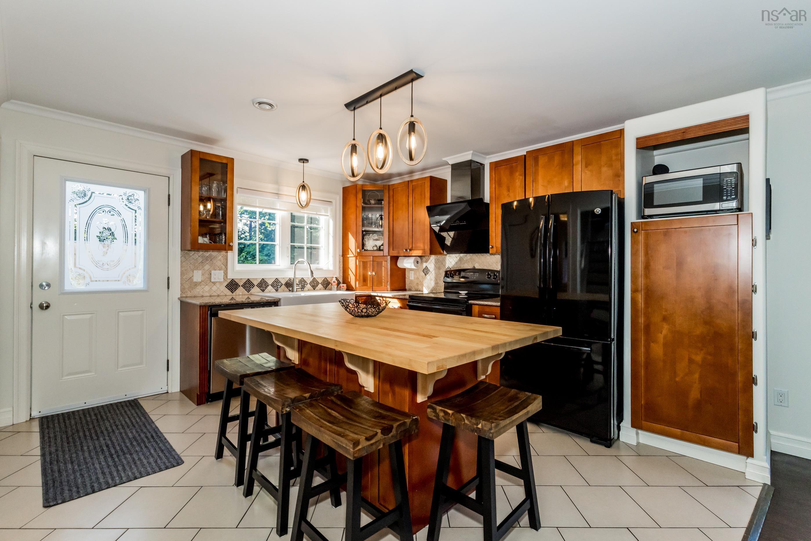 $372,500.00: 219 West Old Post Road, Smiths Cove