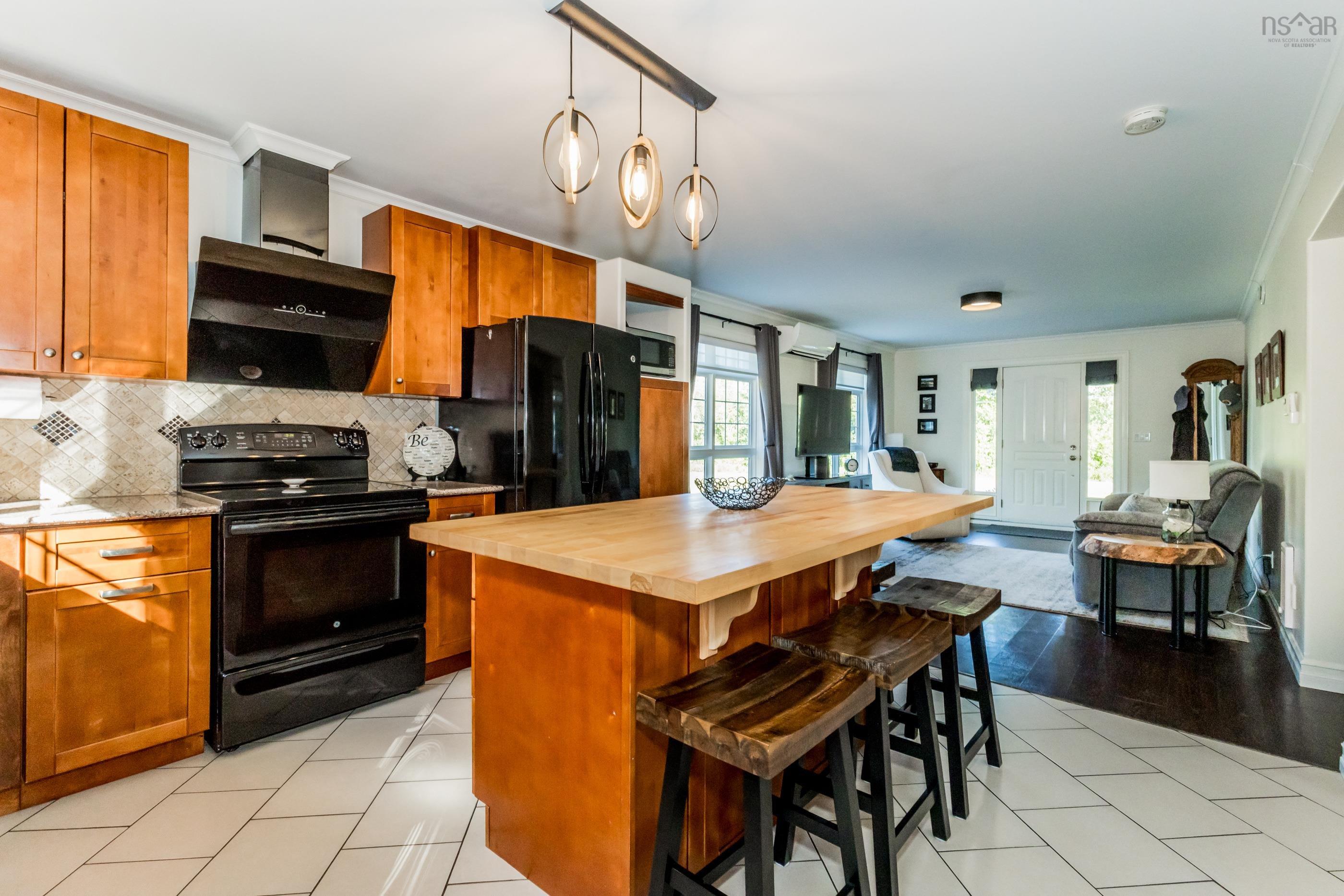 $372,500.00: 219 West Old Post Road, Smiths Cove