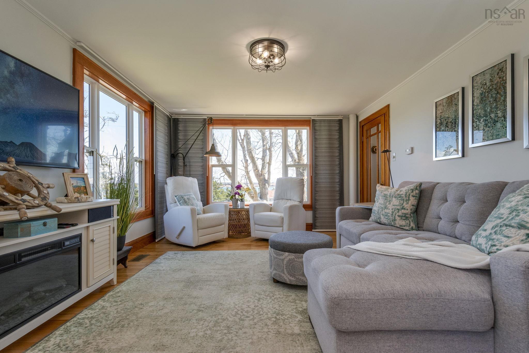 $549,000.00: 1772 304 Highway, Cape Forchu