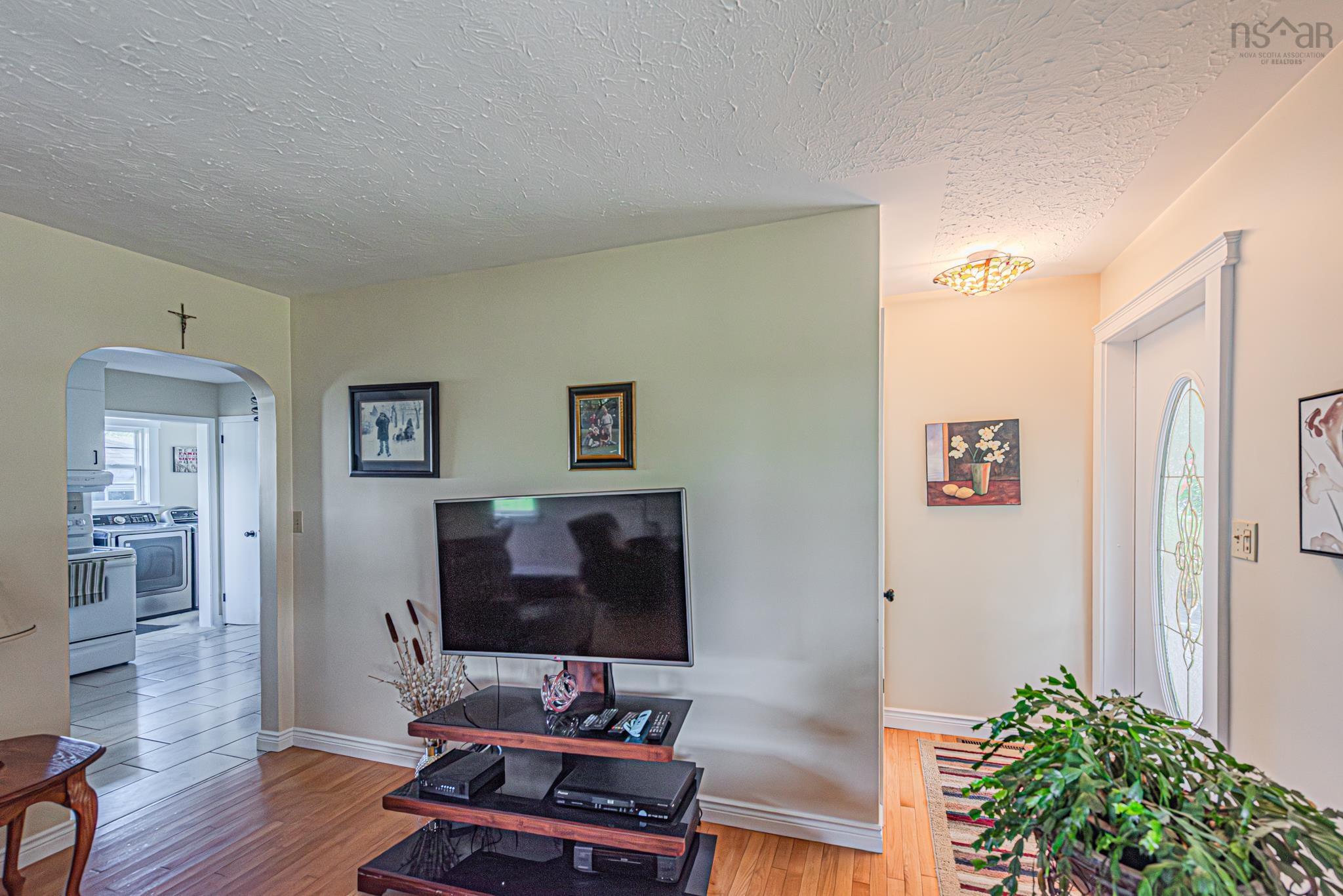 $399,900.00: 112 Pleasant Street, Stellarton