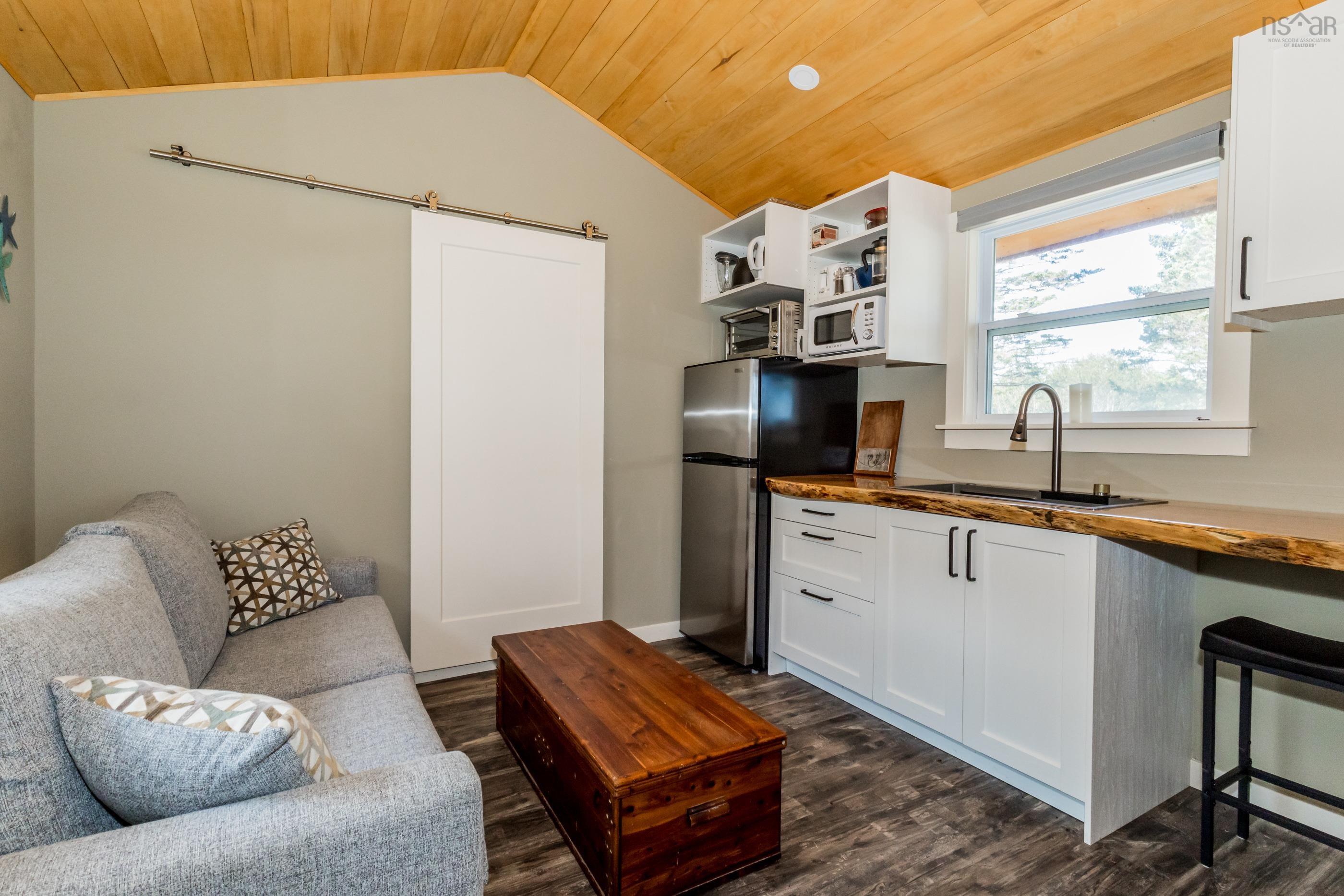 $279,500.00: 6829 Highway 101, Gilberts Cove