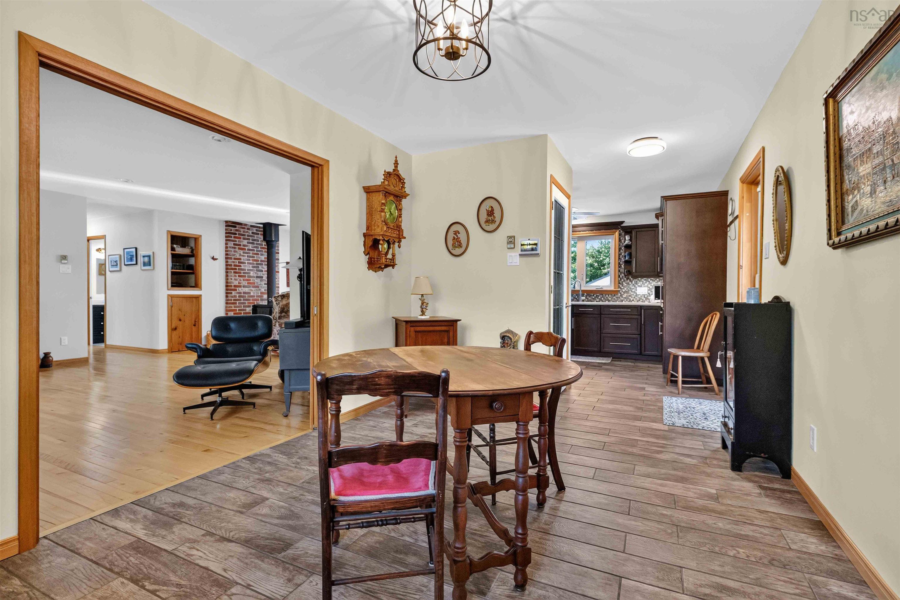 $519,900.00: 32 Pinecrest Boulevard, Bridgewater