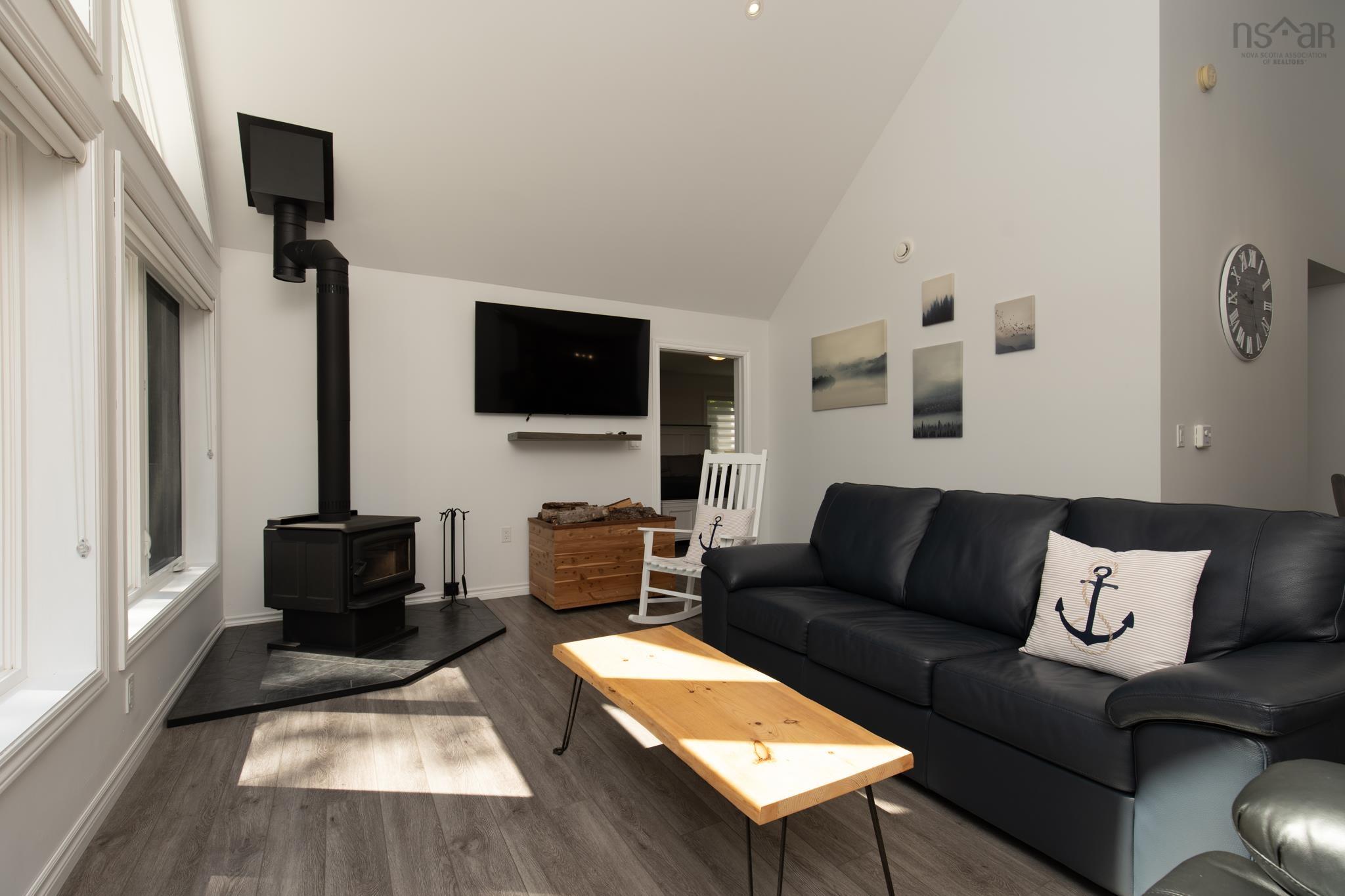 $660,000.00: 120 Kempt Back Lake Road, Kemptville