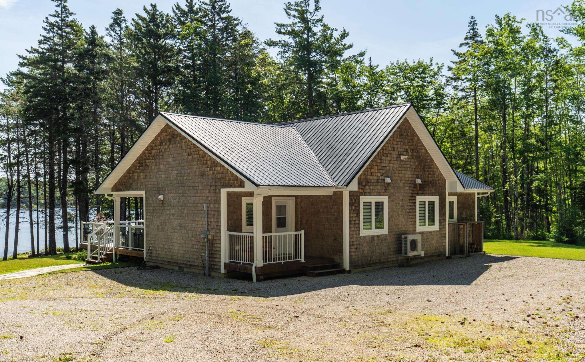 $660,000.00: 120 Kempt Back Lake Road, Kemptville