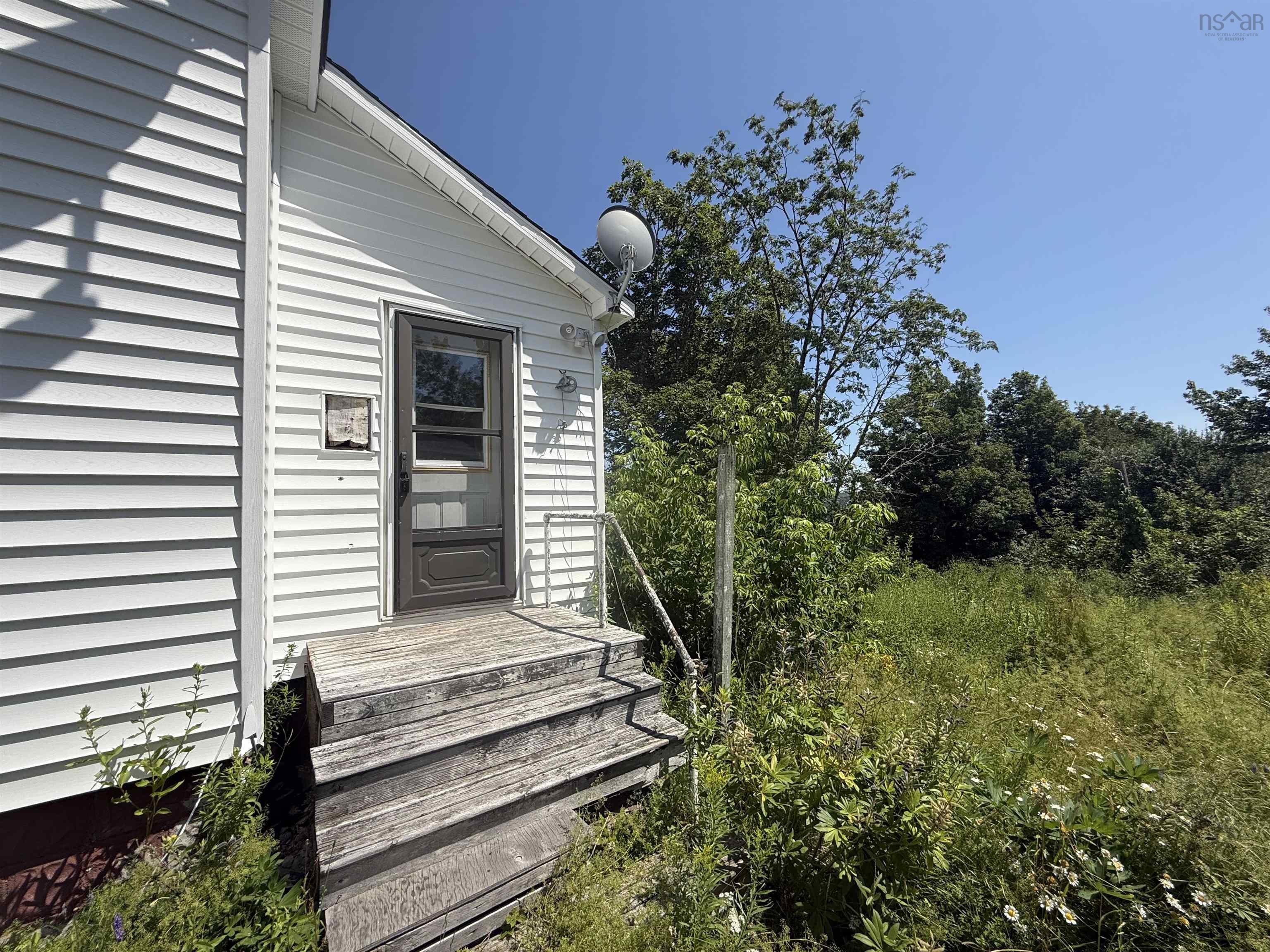 $44,900.00: 33 South Street, Springhill