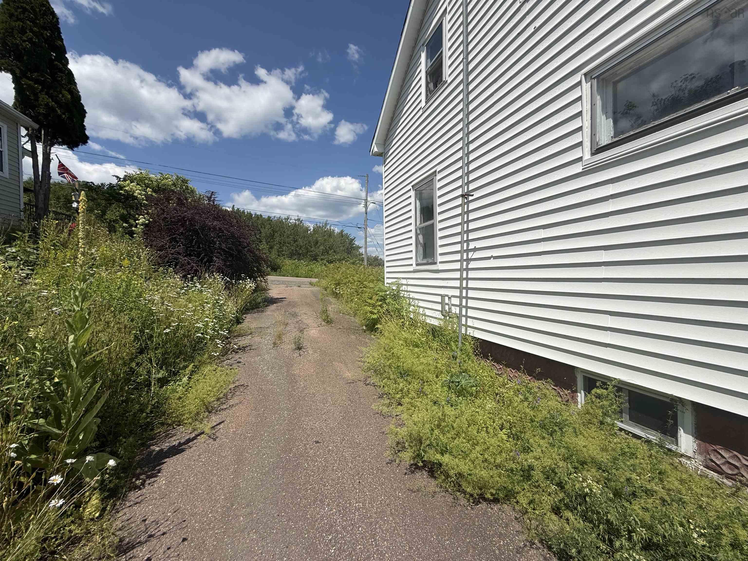 $44,900.00: 33 South Street, Springhill