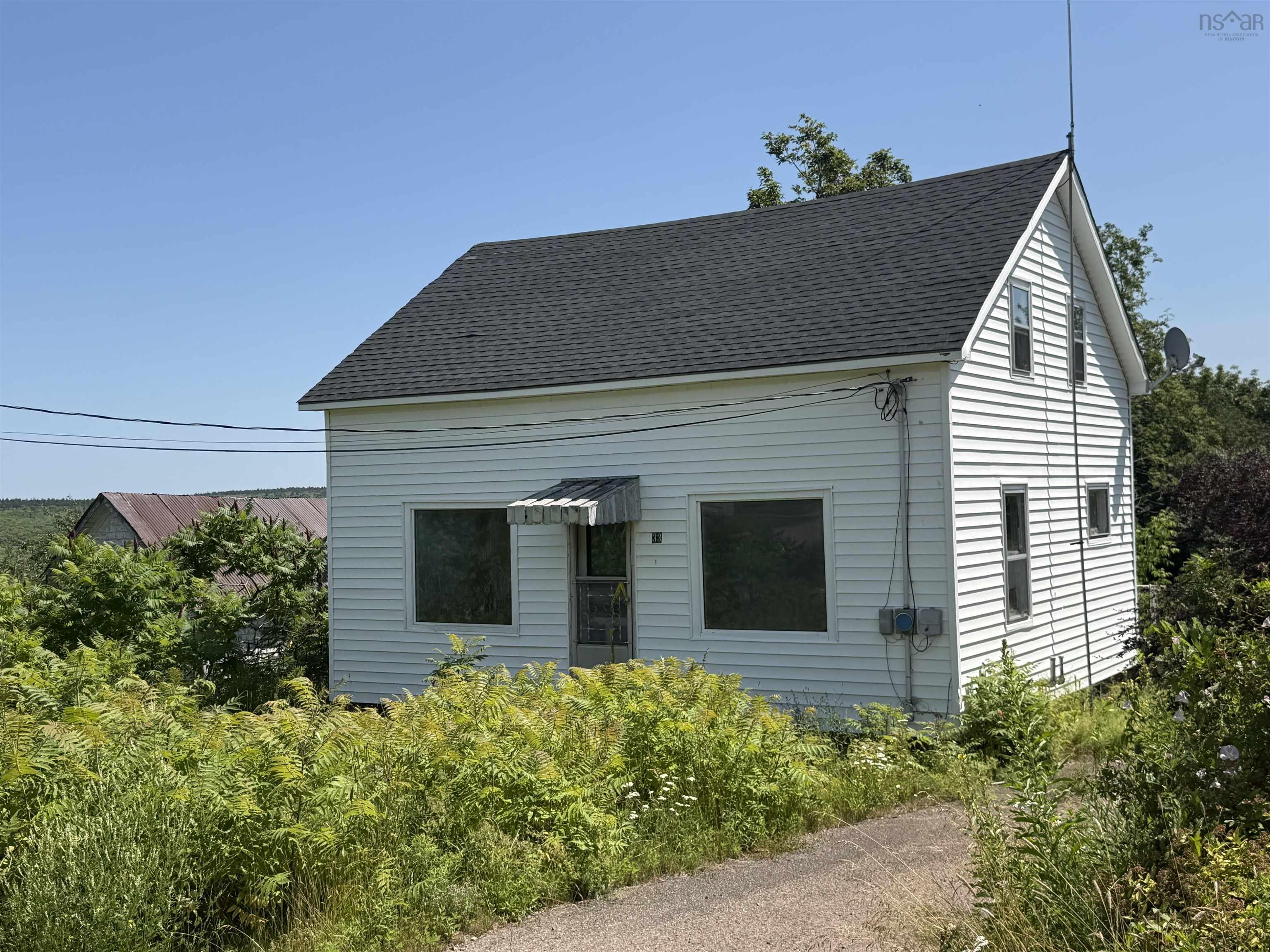 $44,900.00: 33 South Street, Springhill