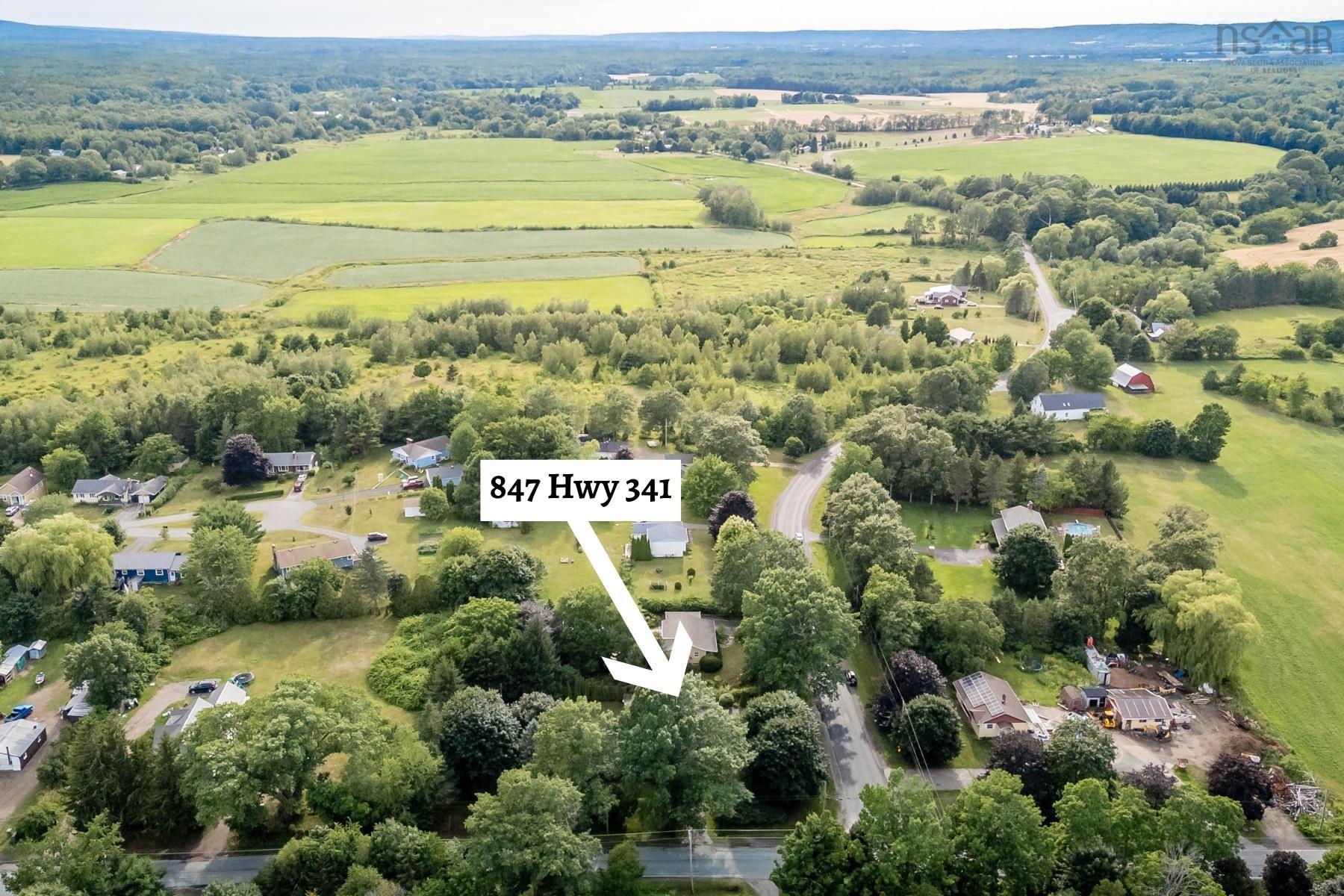 $399,000.00: 847 Highway 341, Upper Dyke