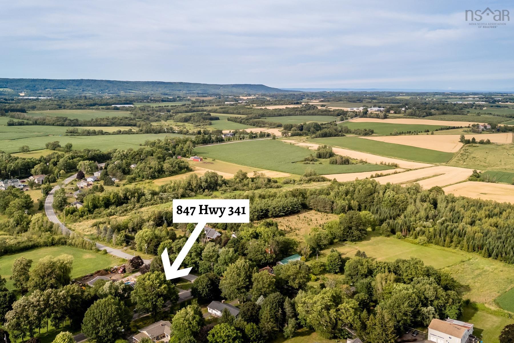 $399,000.00: 847 Highway 341, Upper Dyke