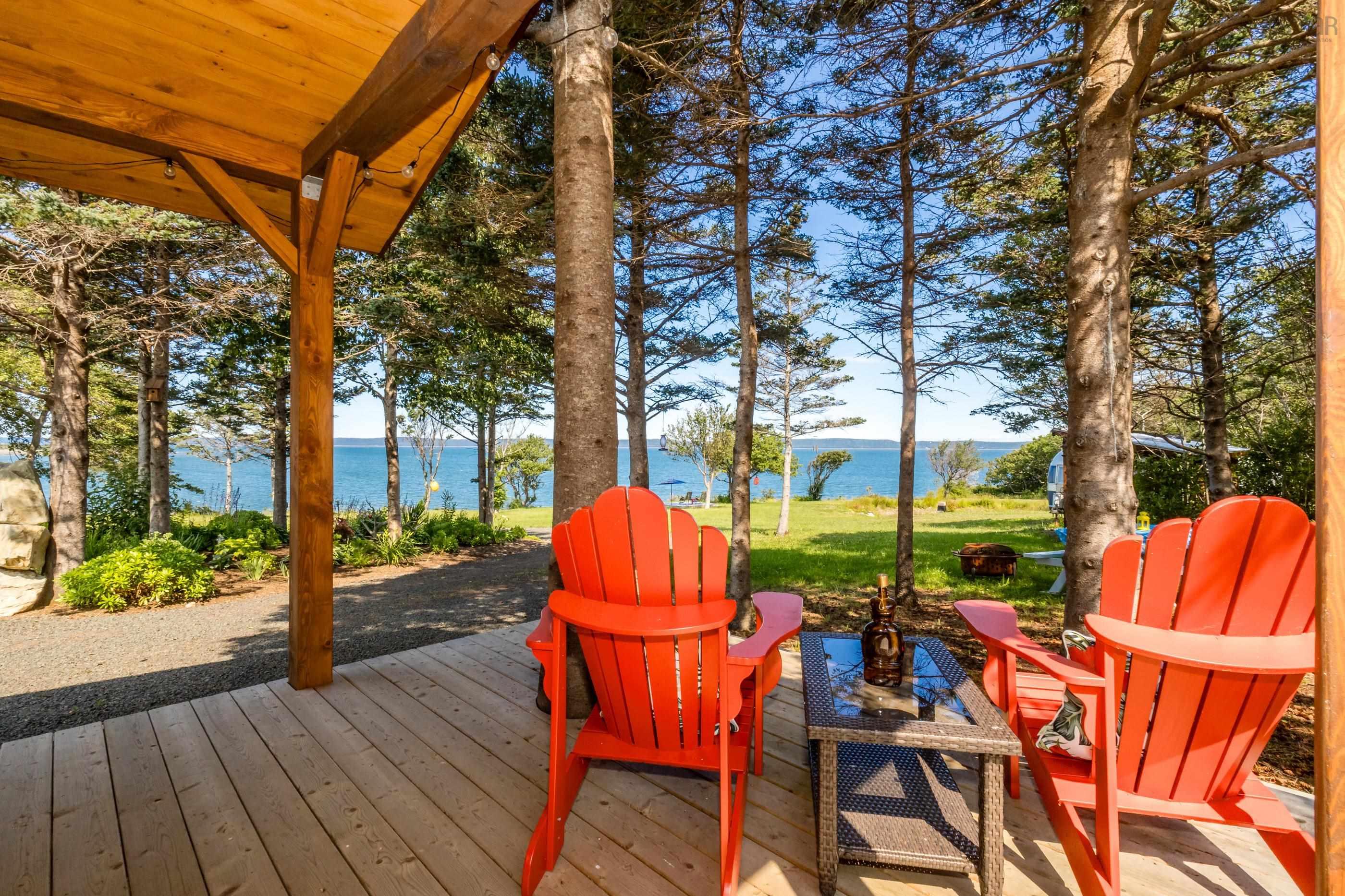 $279,500.00: 6829 Highway 101, Gilberts Cove