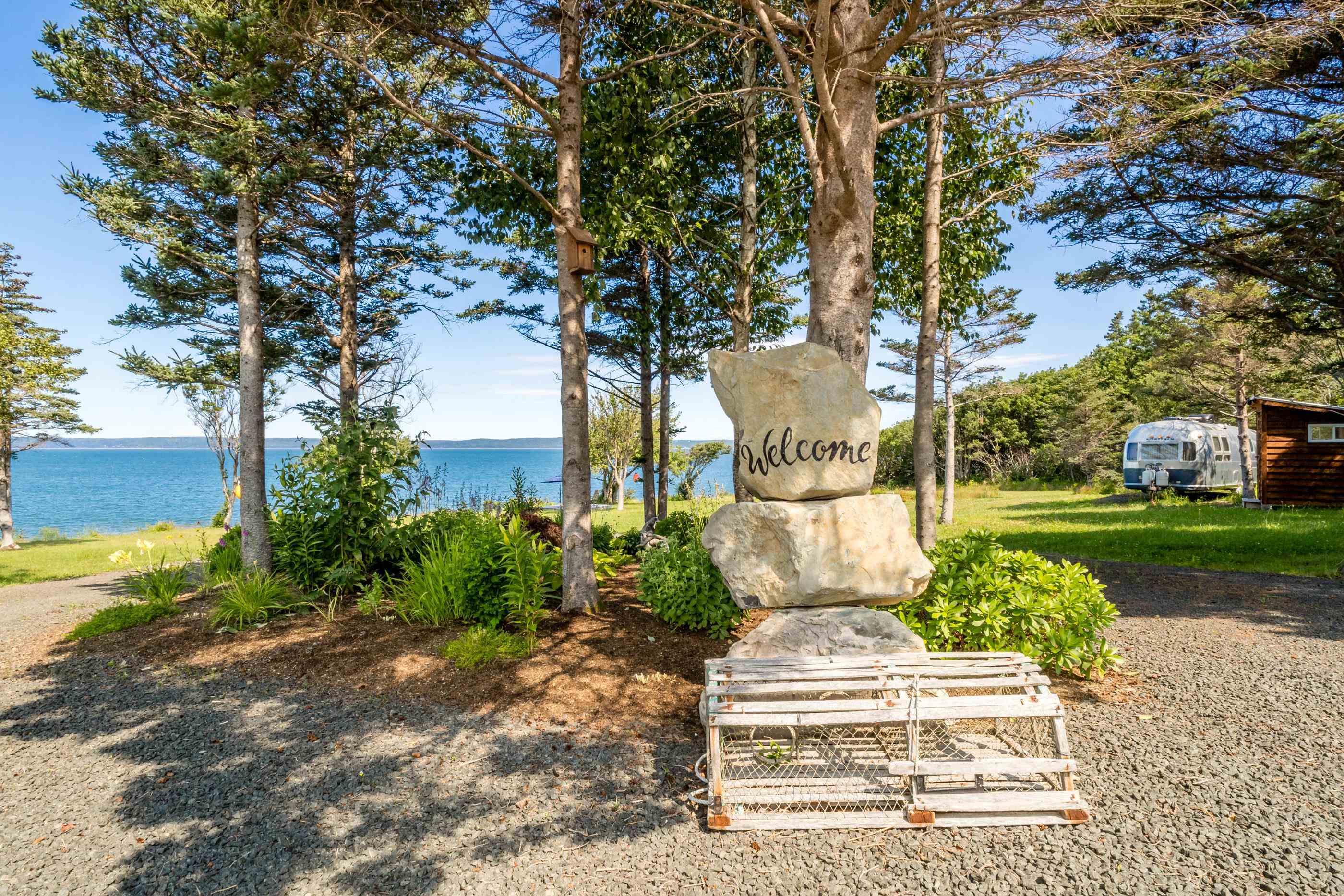 $279,500.00: 6829 Highway 101, Gilberts Cove