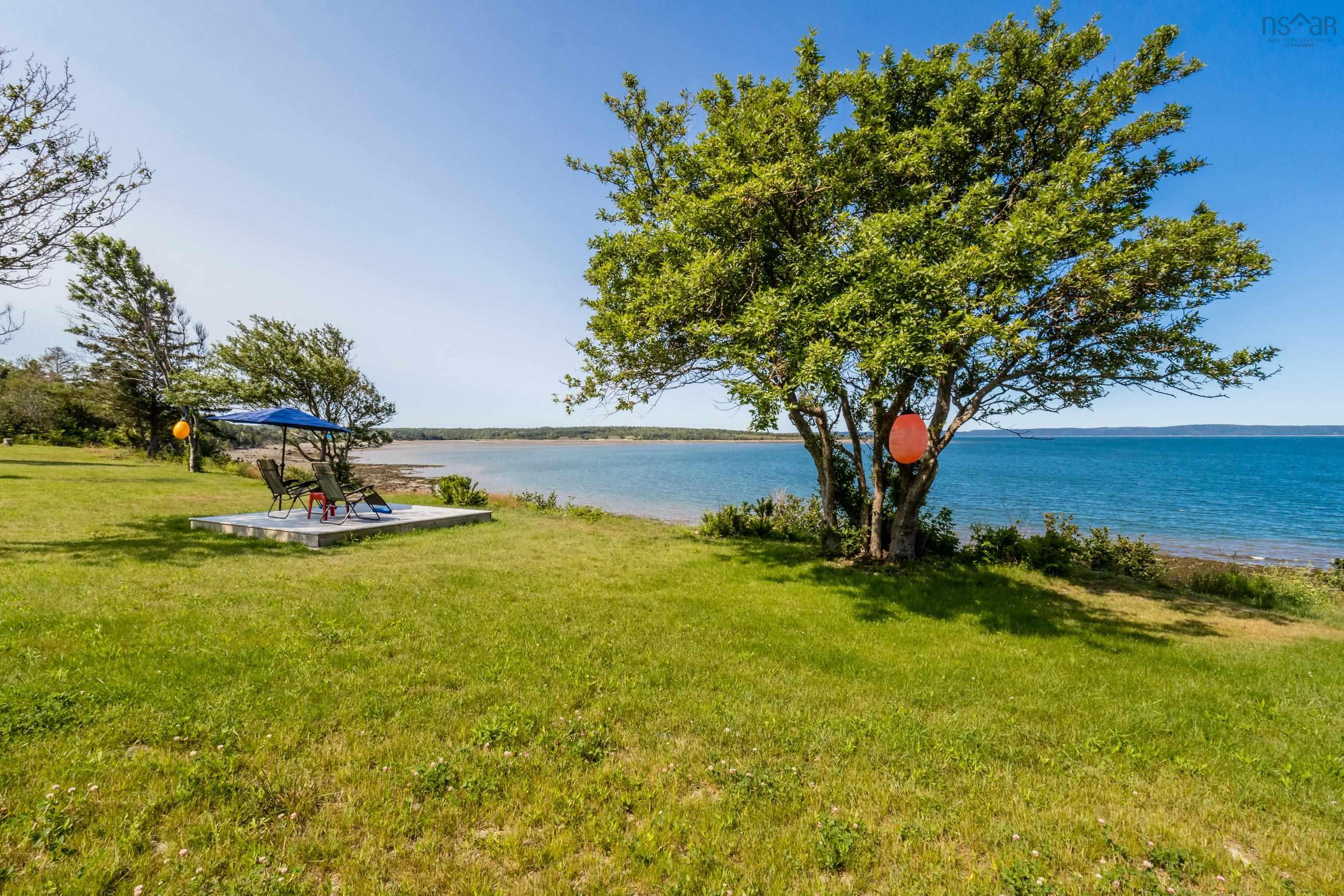 $279,500.00: 6829 Highway 101, Gilberts Cove