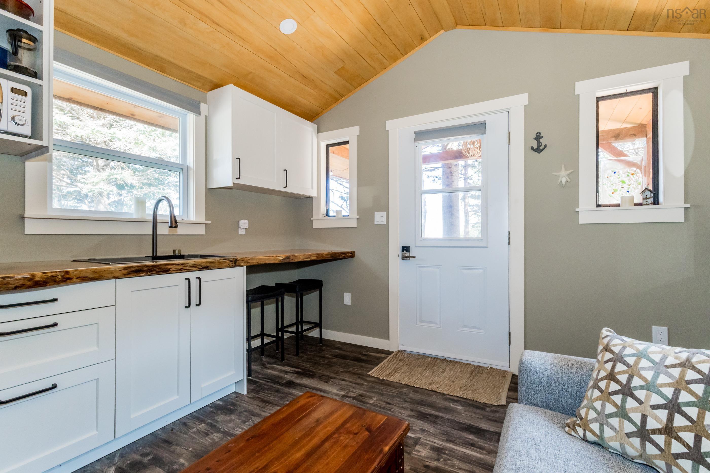 $279,500.00: 6829 Highway 101, Gilberts Cove