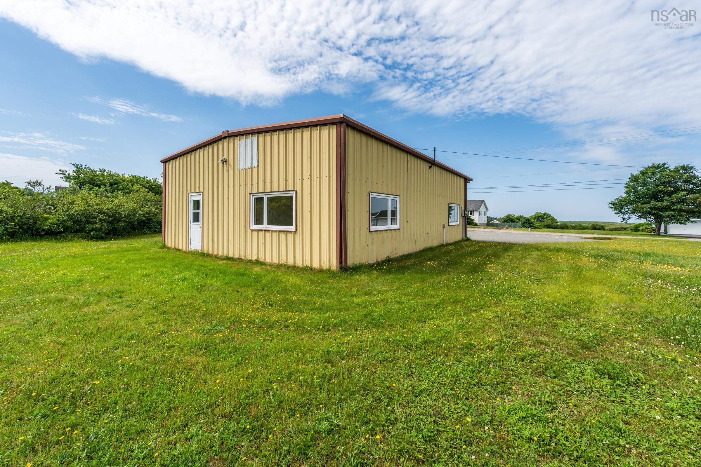 $499,000.00: 40 Schoolhouse Road, Grosses Coques