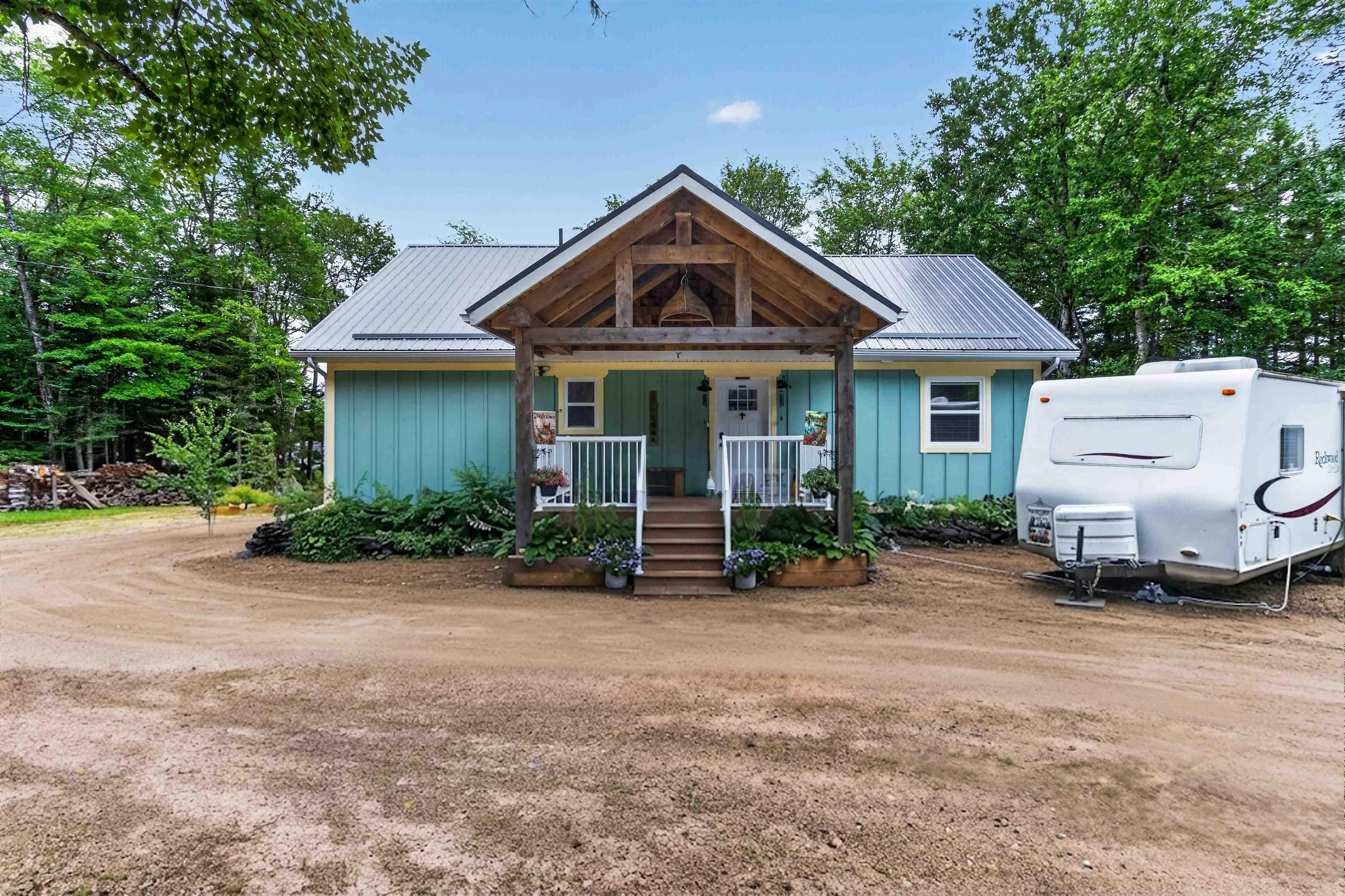 $649,900.00: 619 Lakecrest Drive, Armstrong Lake