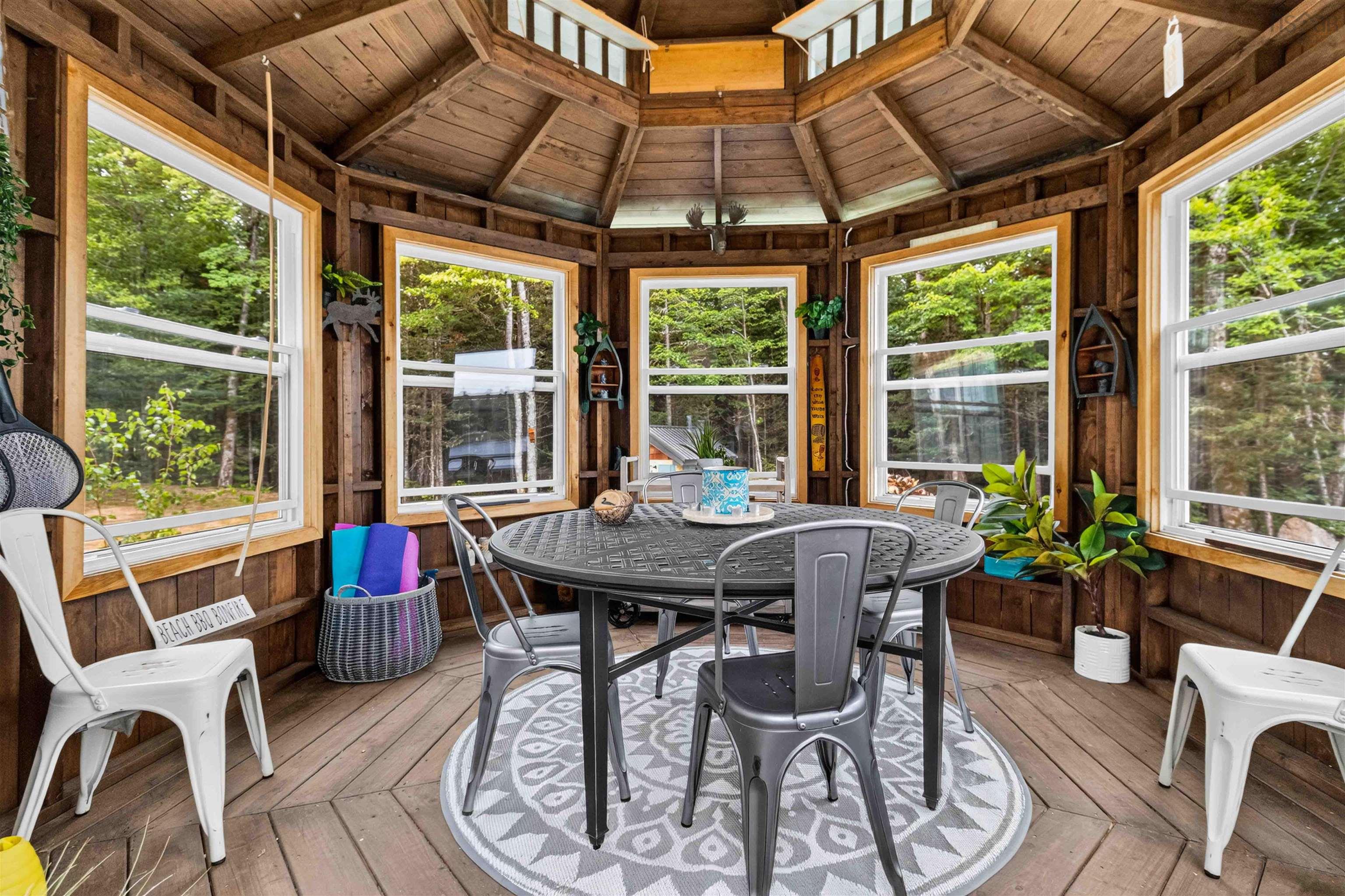$649,900.00: 619 Lakecrest Drive, Armstrong Lake