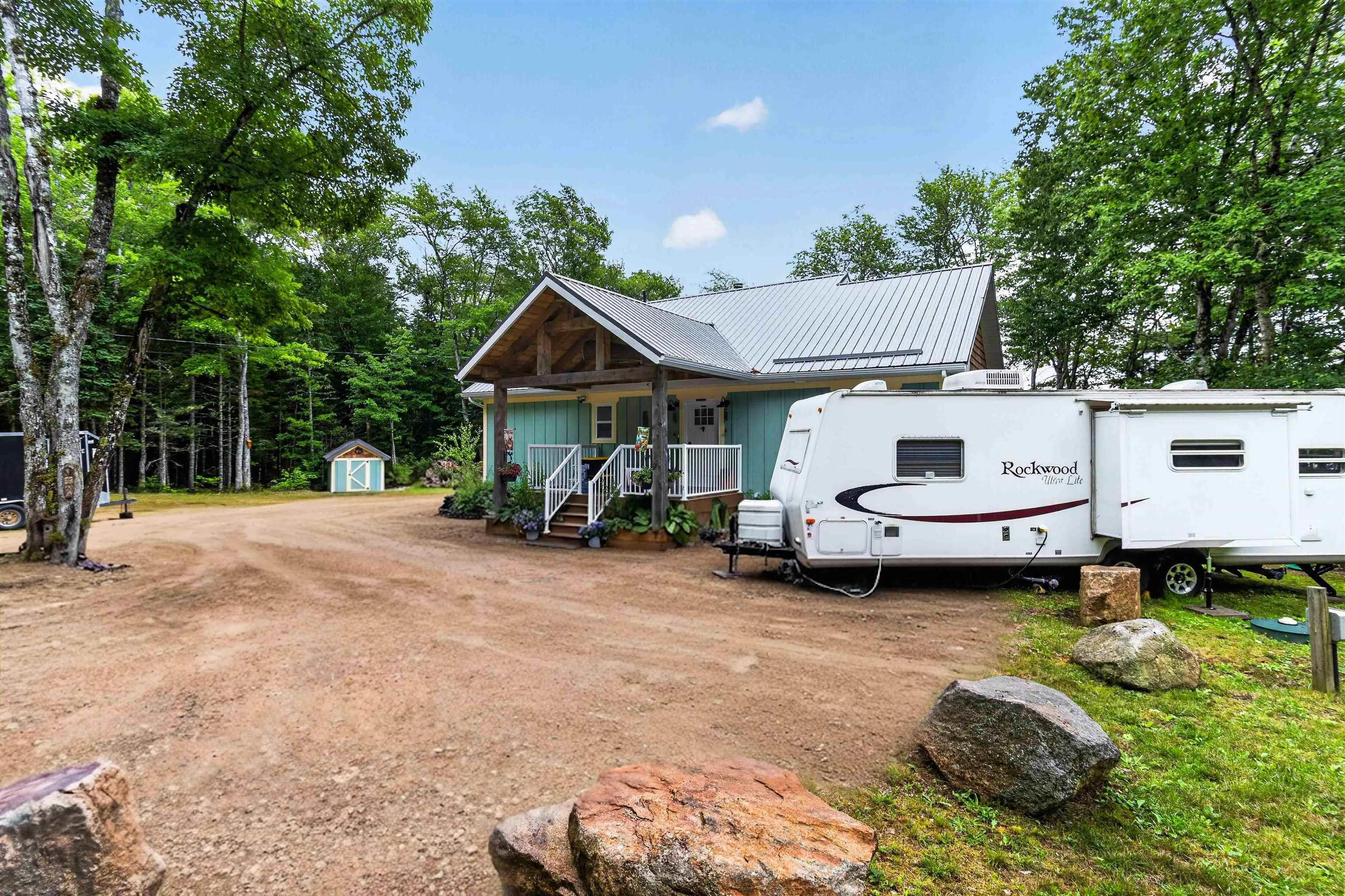$649,900.00: 619 Lakecrest Drive, Armstrong Lake