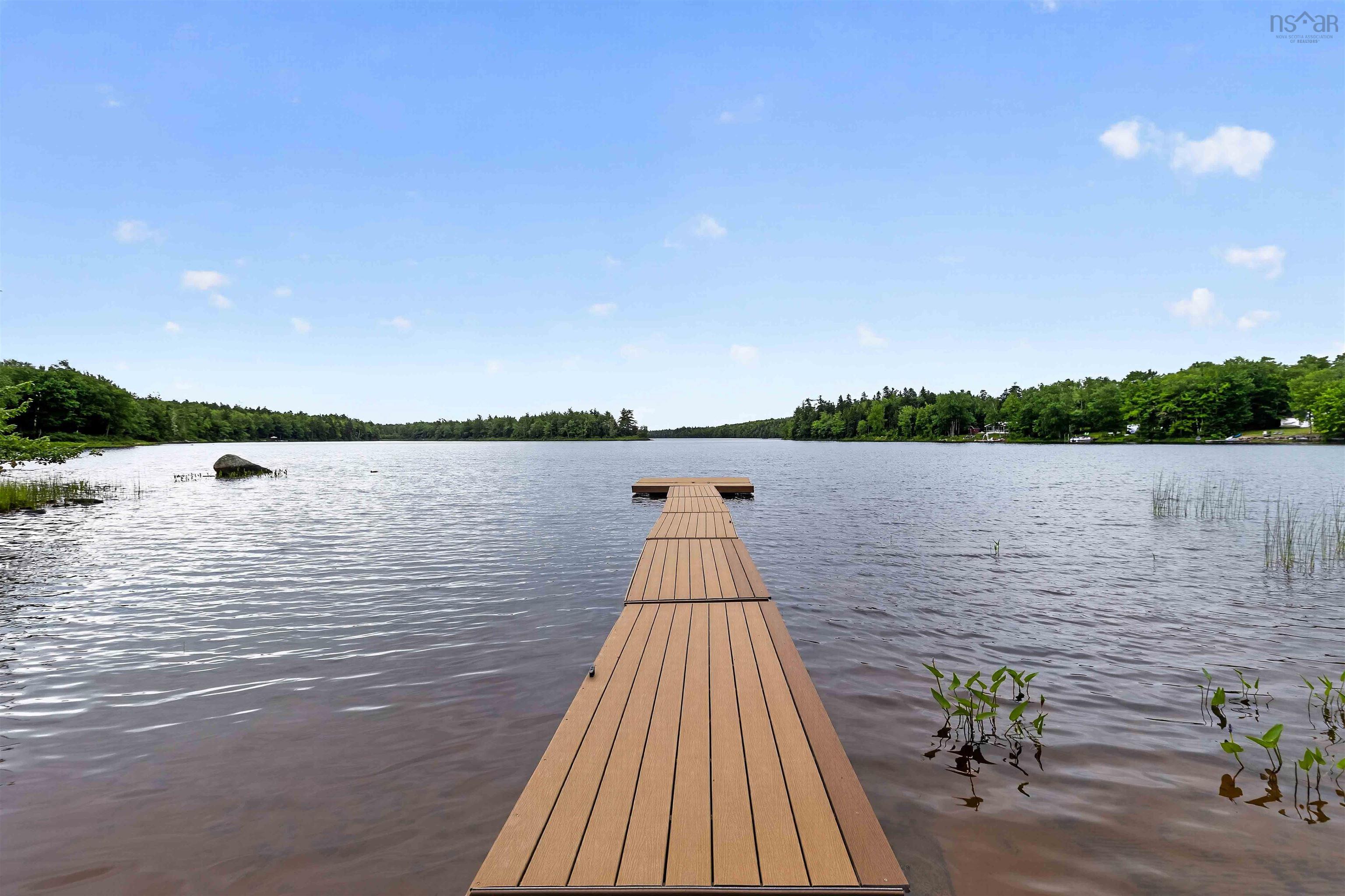 $649,900.00: 619 Lakecrest Drive, Armstrong Lake