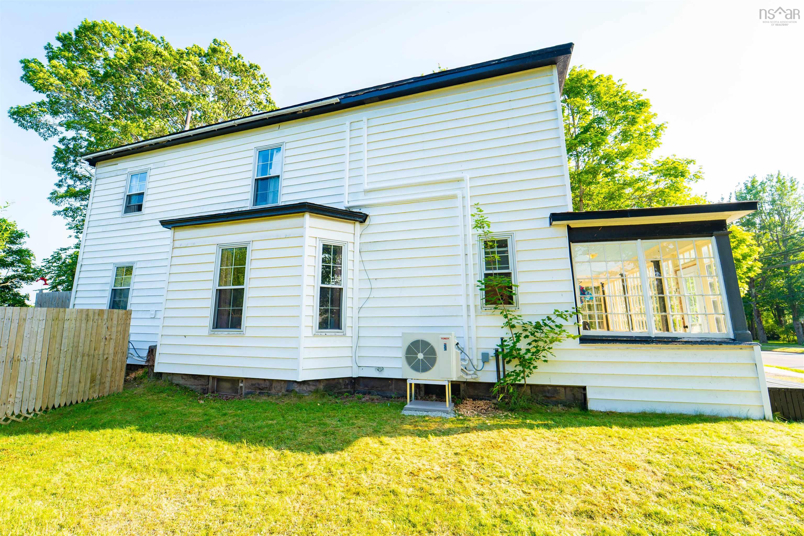 $429,900.00: 42 Victoria Street, Amherst