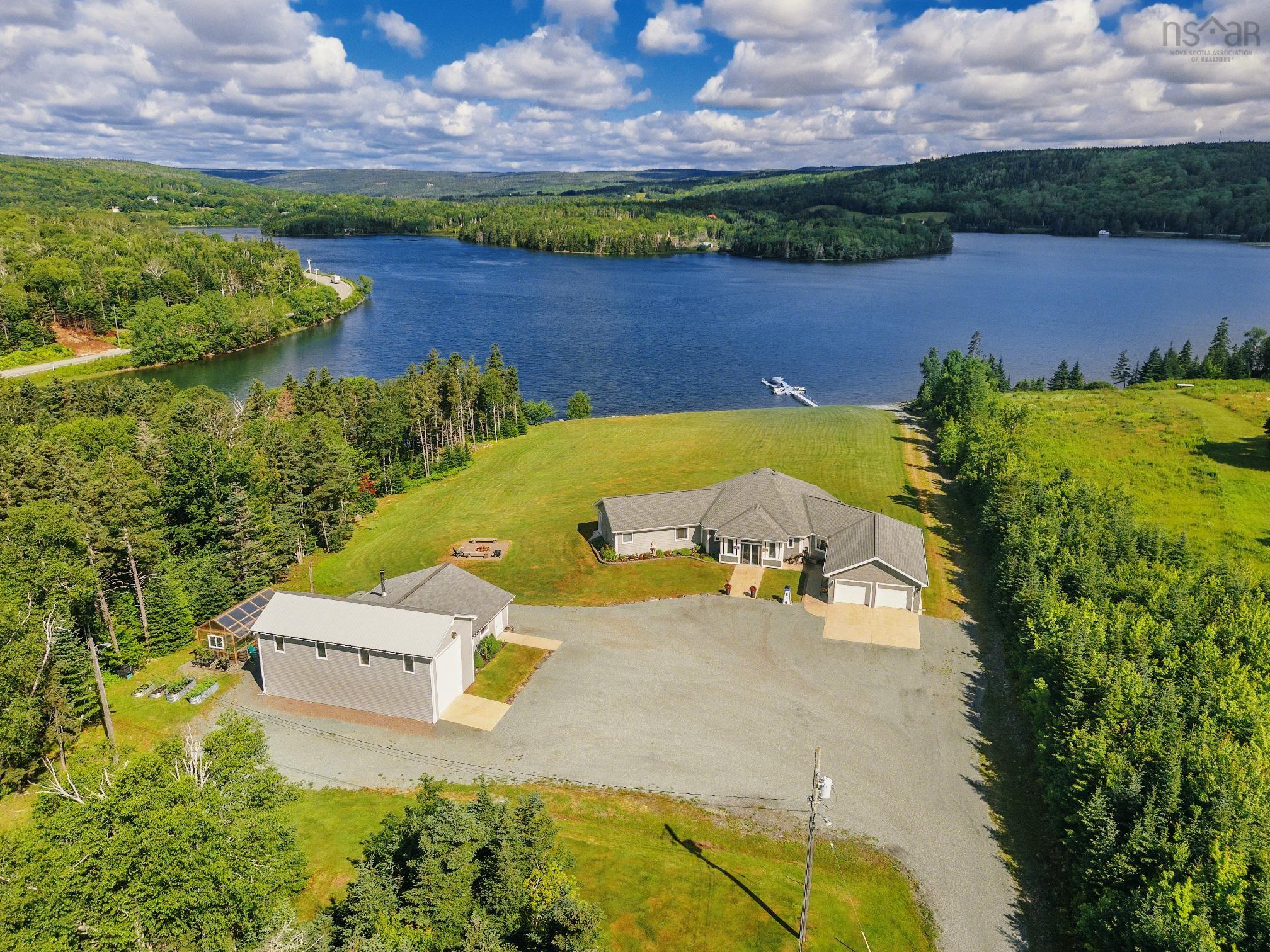 $1,499,000.00: 11637 Highway 16, Boylston