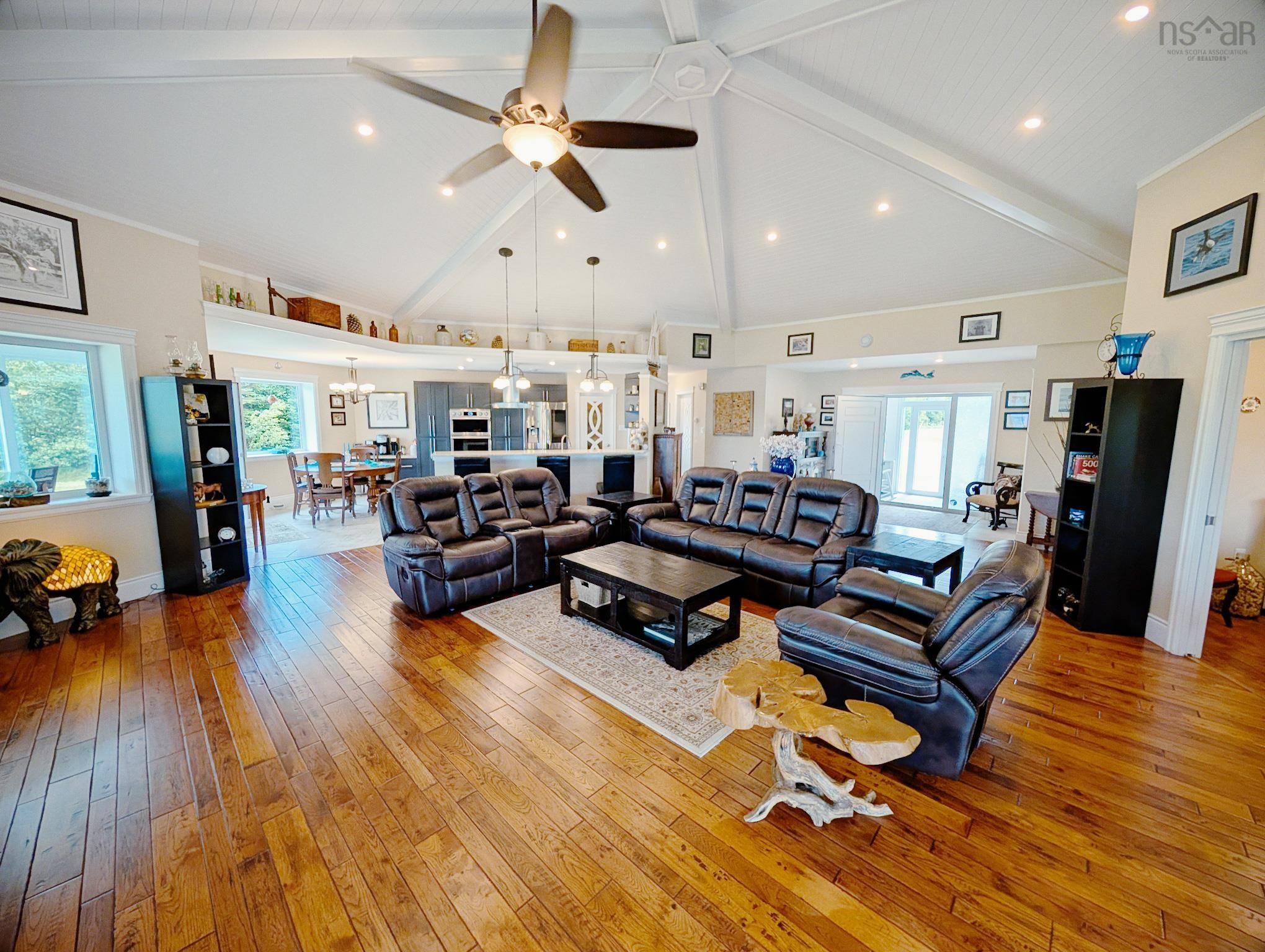 $1,499,000.00: 11637 Highway 16, Boylston