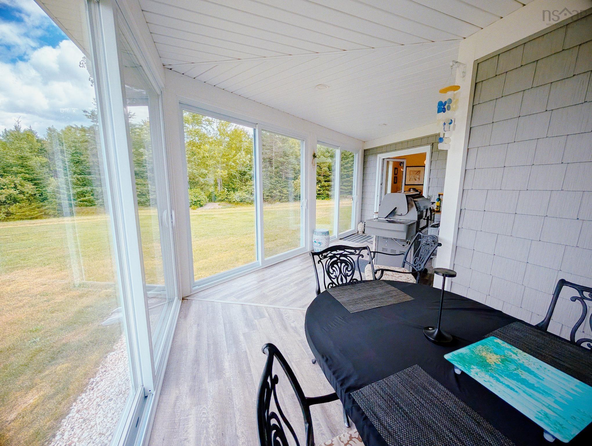 $1,499,000.00: 11637 Highway 16, Boylston