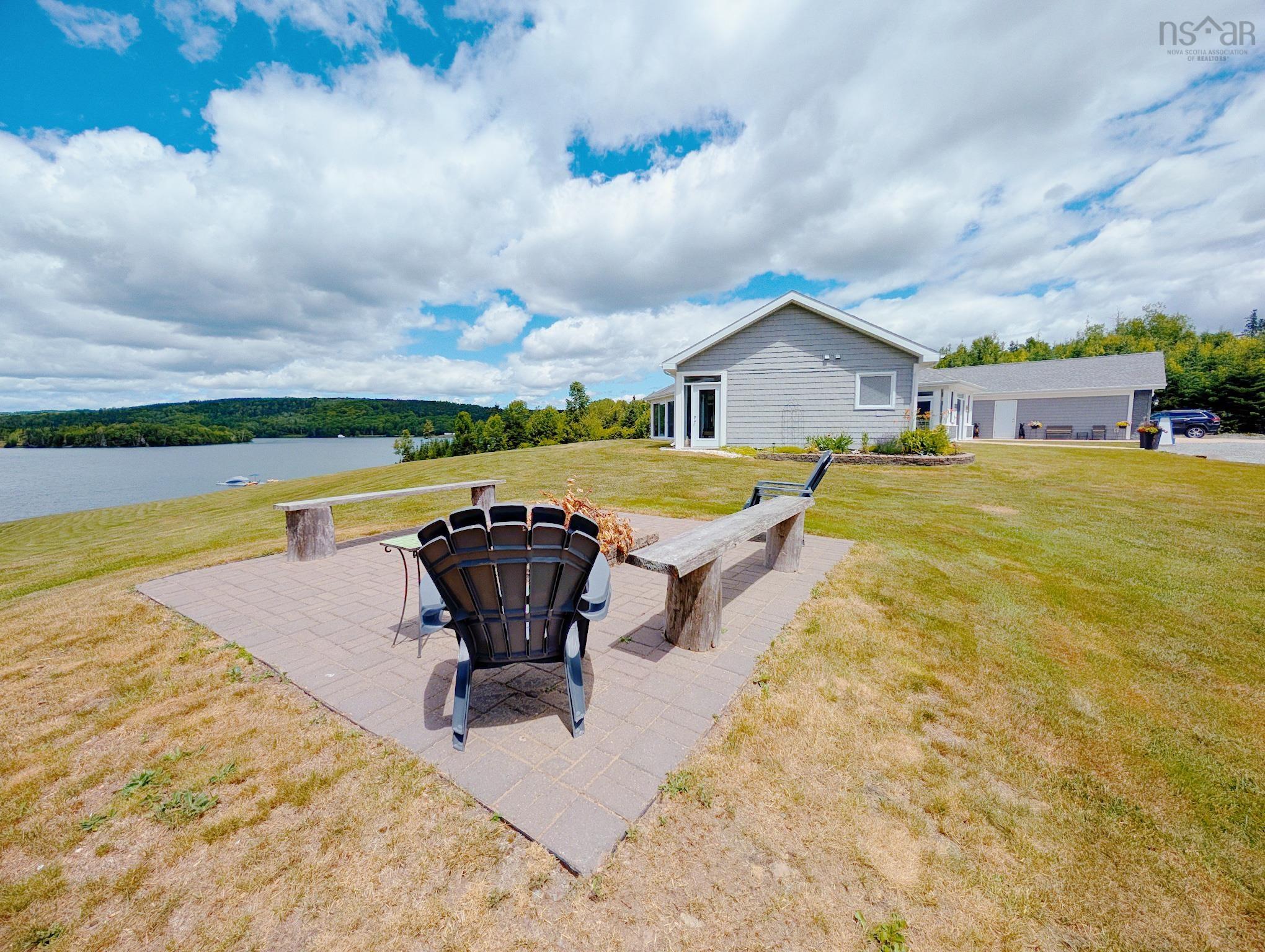 $1,499,000.00: 11637 Highway 16, Boylston
