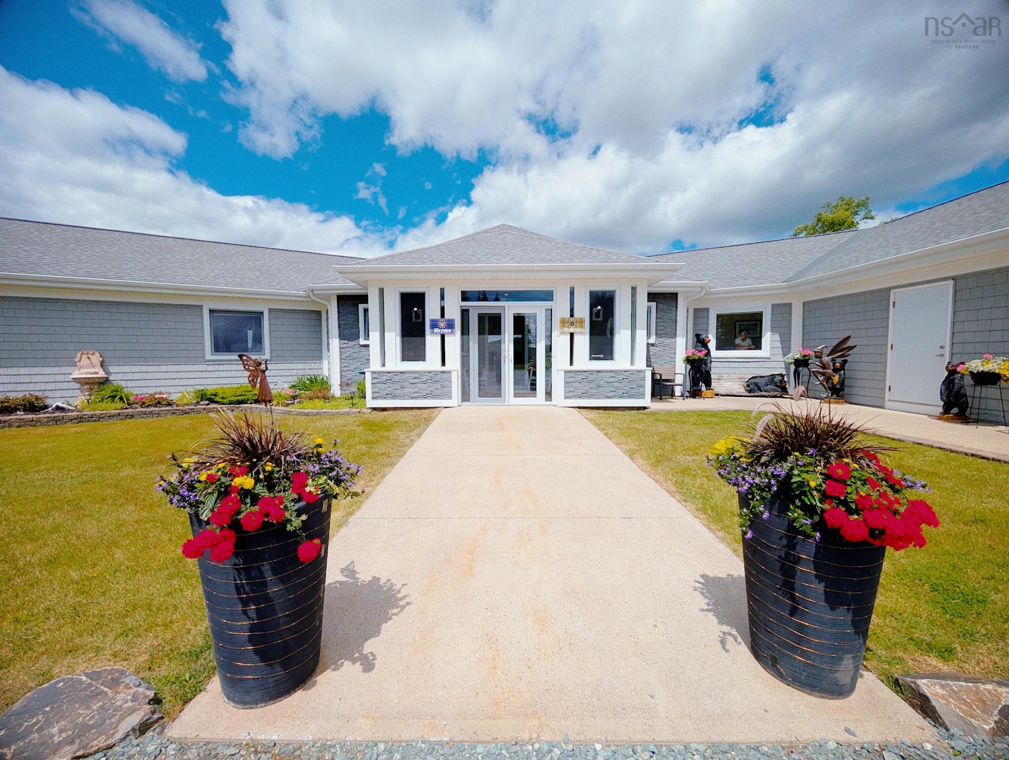 $1,499,000.00: 11637 Highway 16, Boylston