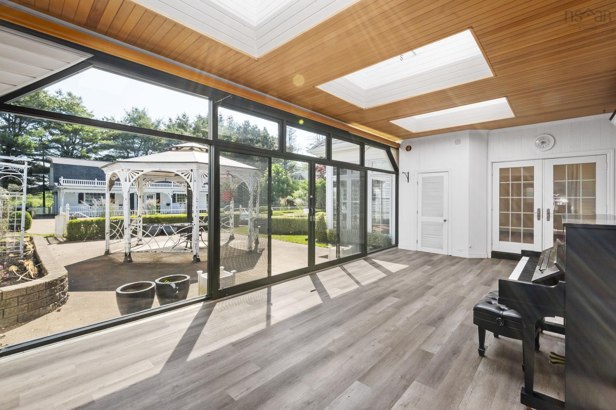 $1,250,000.00: 45 Longworth Avenue, Truro