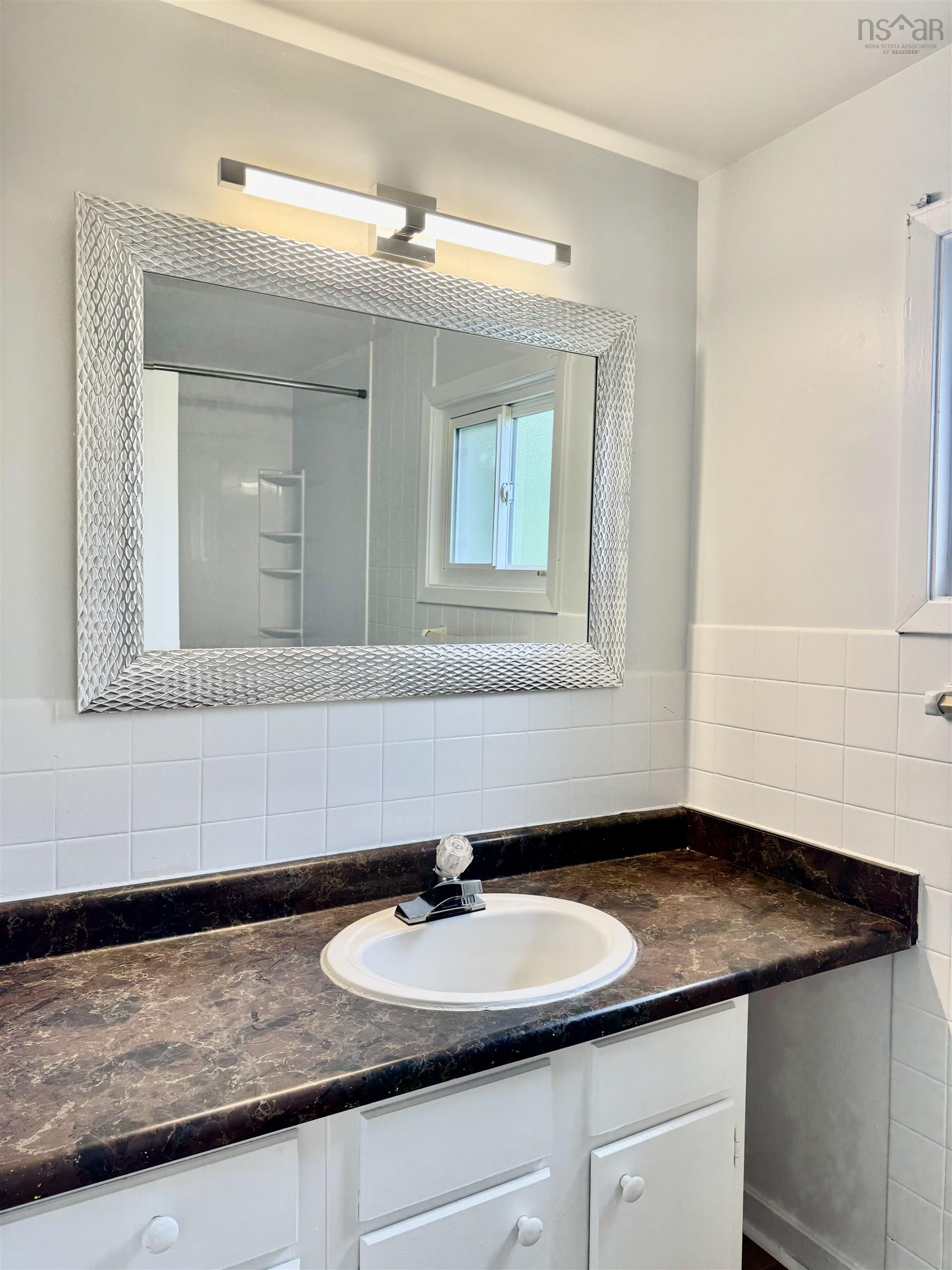 $699,900.00: 5/5A Marilyn Drive, Dartmouth