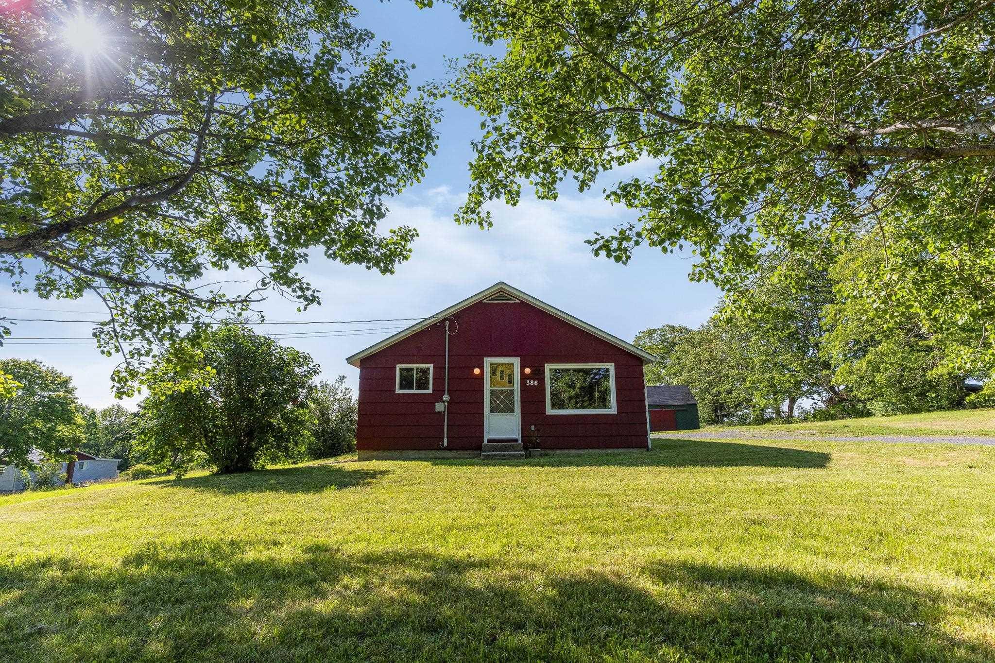 $325,000.00: 386 Greenland Road, Greenland
